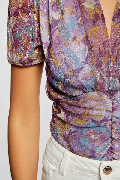 Camiseta manga corta estampado floral morado mujer