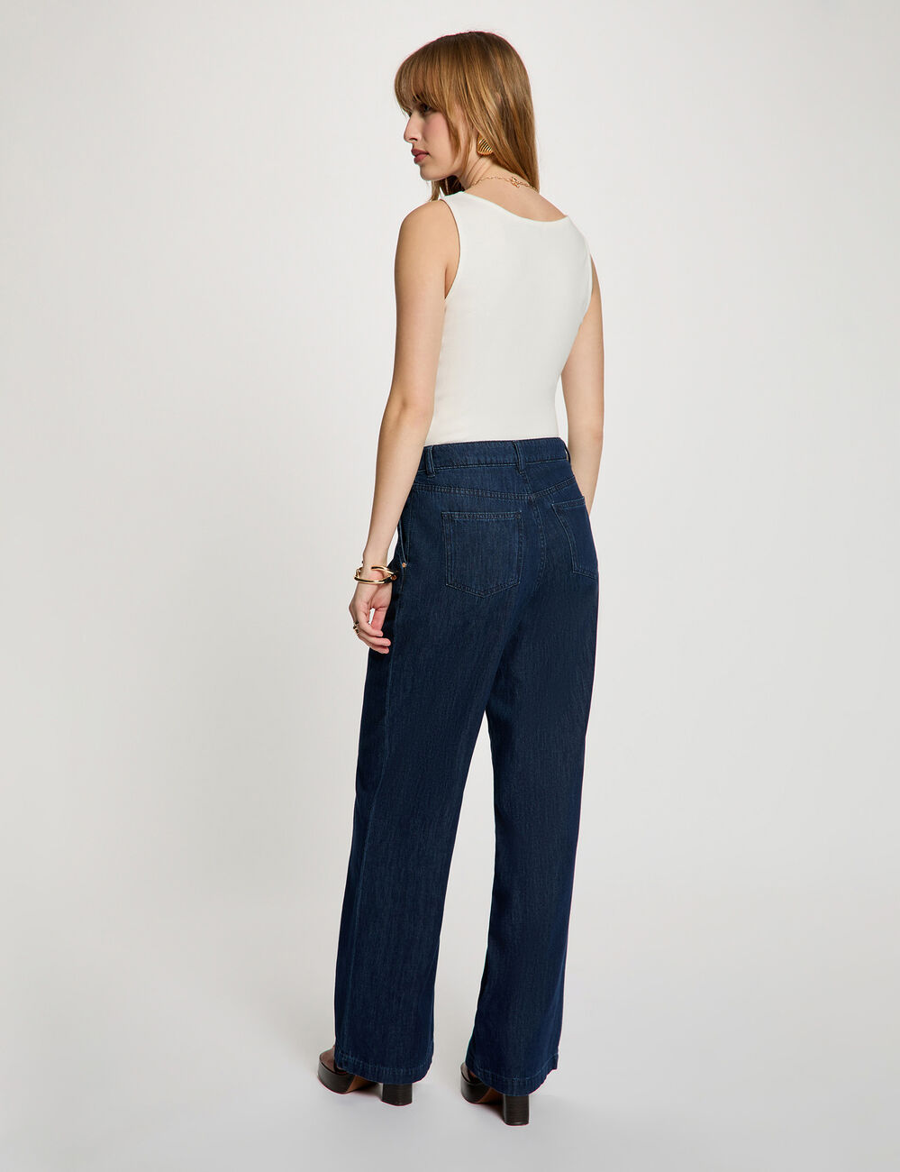 Top ajustado con cuello en v blanco mujer