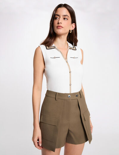 Short recto bolsillos solapa verde caqui mujer