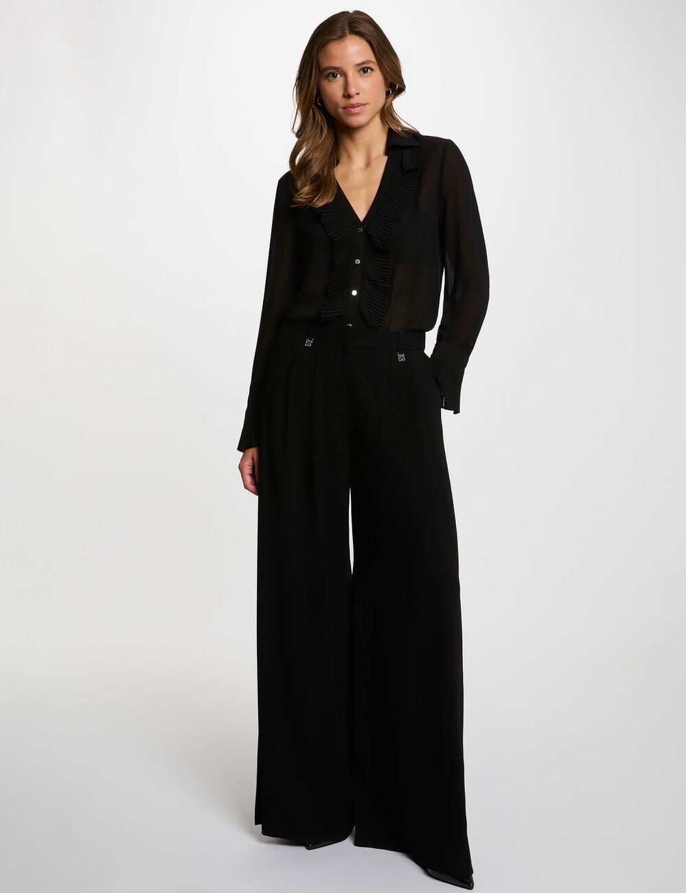 Camisa de gasa con cuello vuelto negro mujer