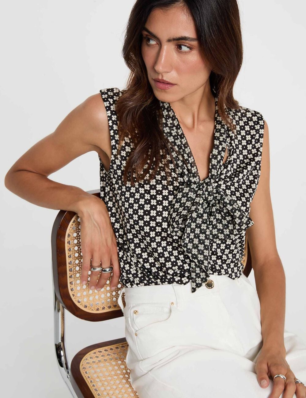 Top con cuello lazada blanco mujer