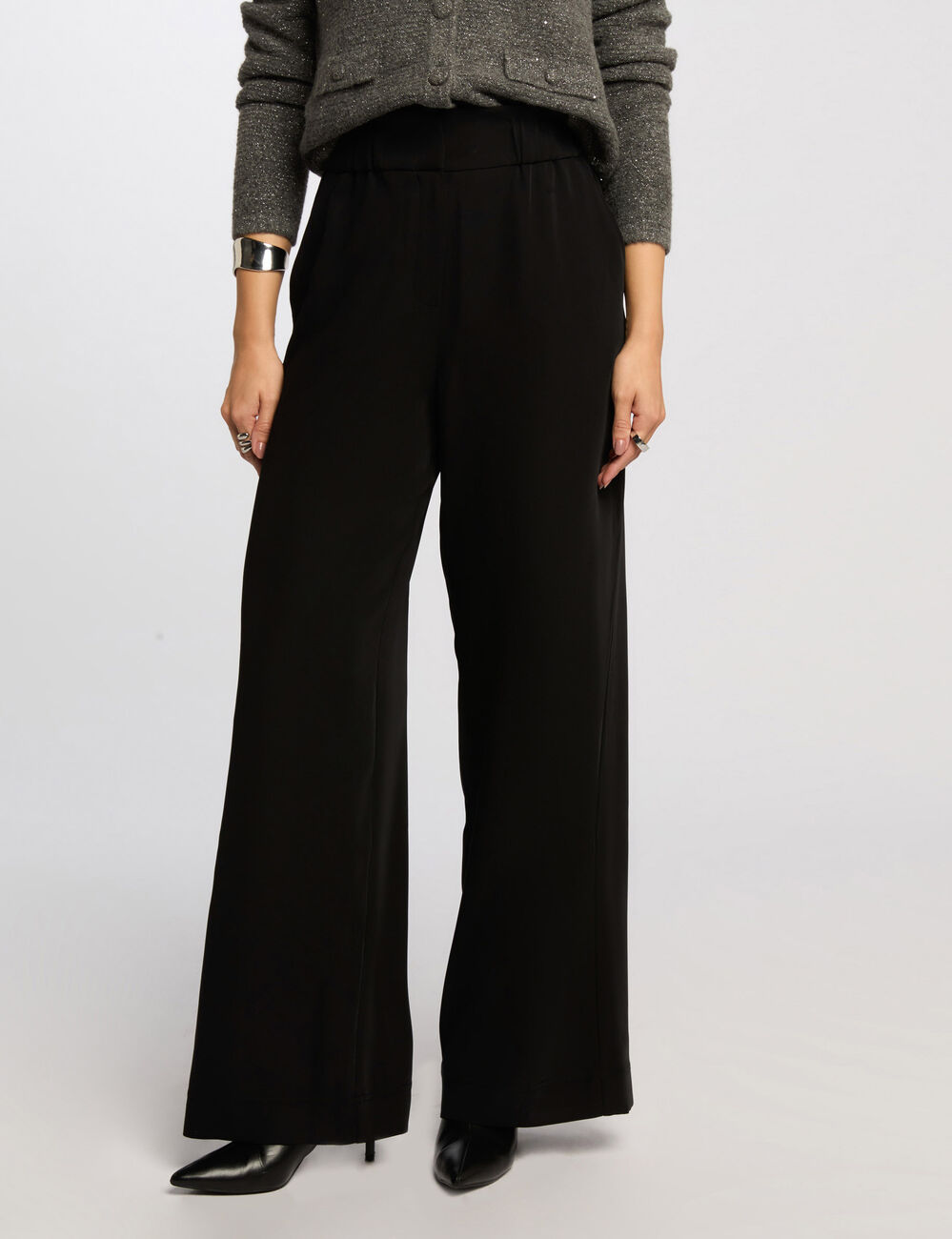 Pantal&oacute;n ancho de tiro alto negro mujer