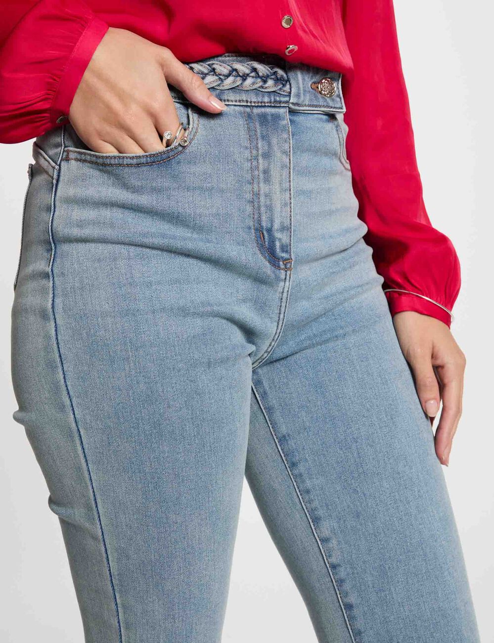 Vaquero recto con detalles trenzados denim descolorido mujer