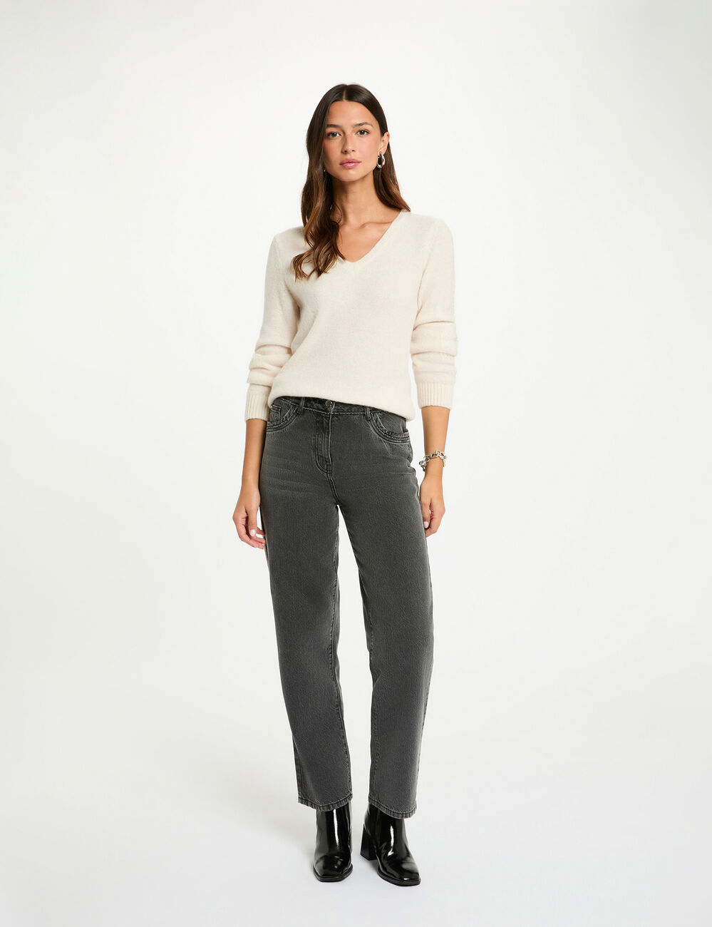 Jersey corto con cuello en v marfil mujer