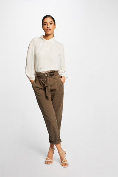Pantalón estrecho en la pernera  mujer