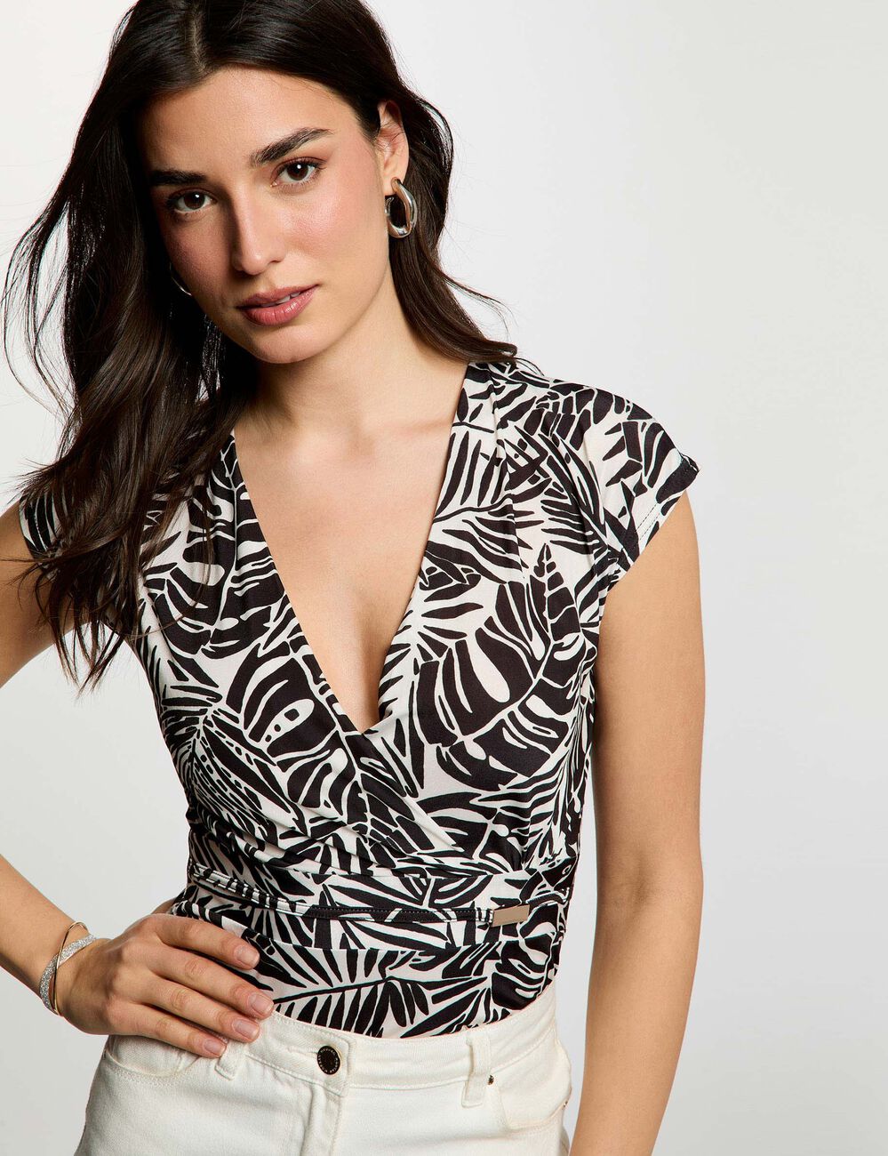 Camiseta ajustada con escote multicolor mujer