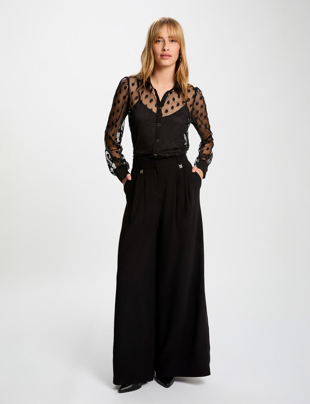 Camiseta con cuello lazada negro mujer