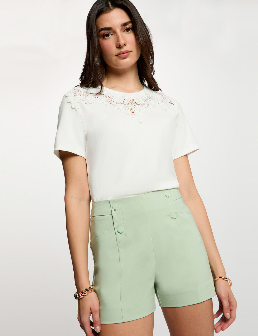Short recto con pinzas verde pastel mujer