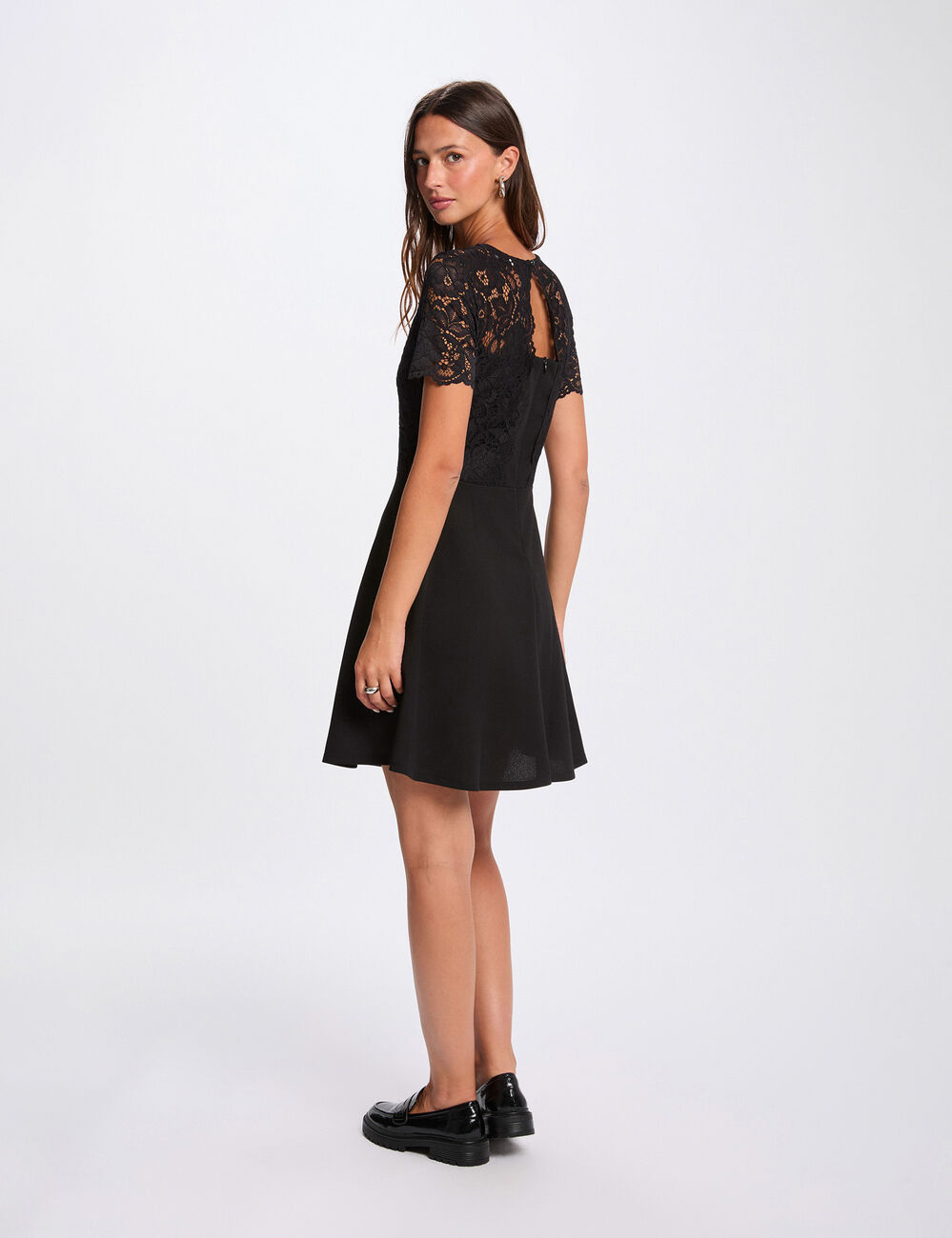 Vestido entallado de encaje negro mujer