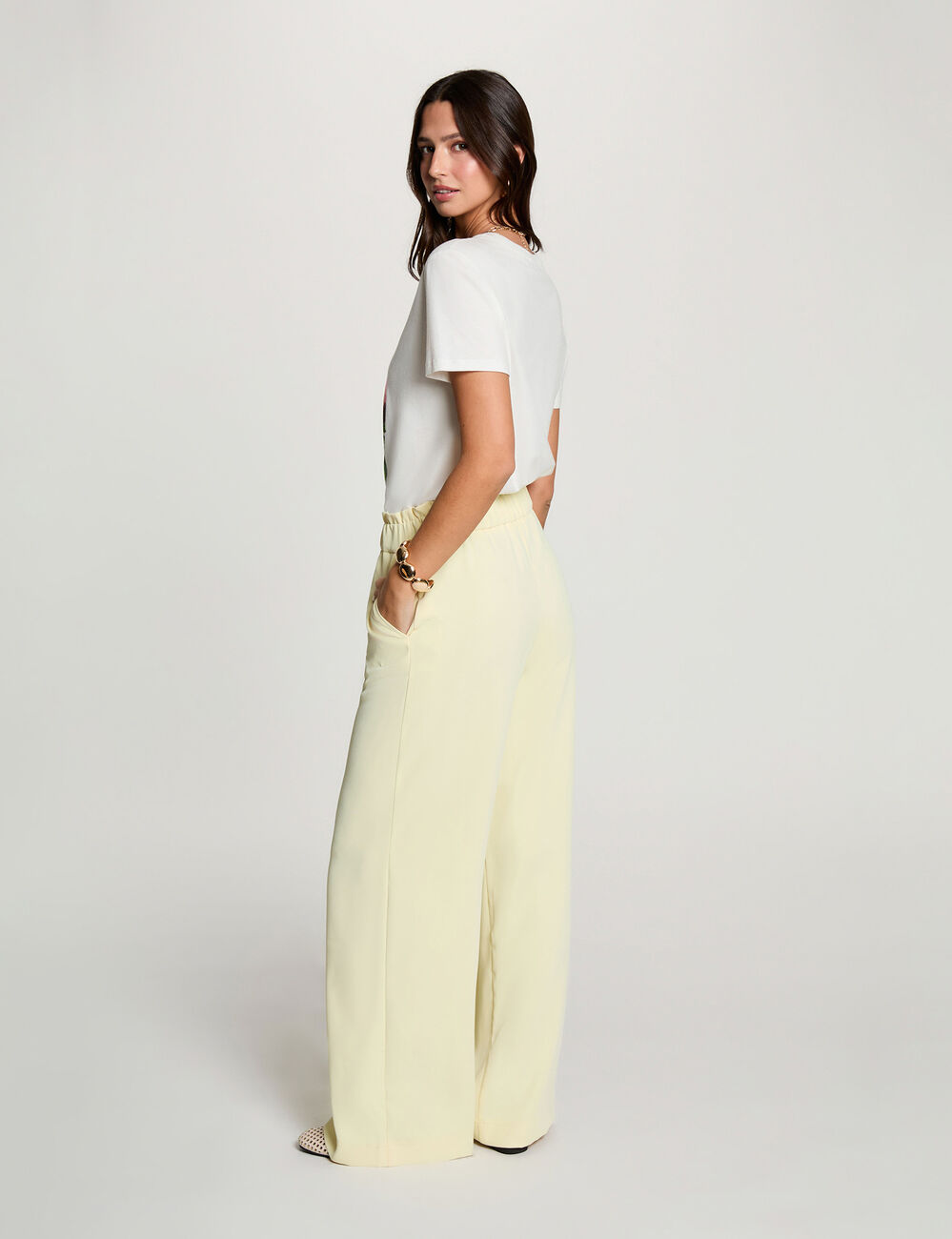 Pantal&oacute;n ancho de tiro alto amarillo pastel mujer