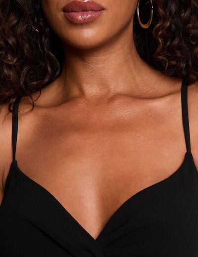 Mono con cuello en v negro mujer