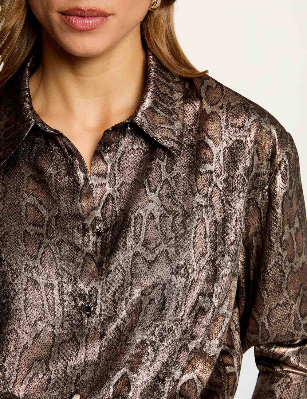 Camisa satinada de pit&oacute;n multicolor mujer