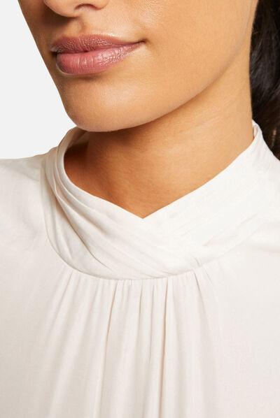Blusa manga 3/4 efecto satinado  mujer