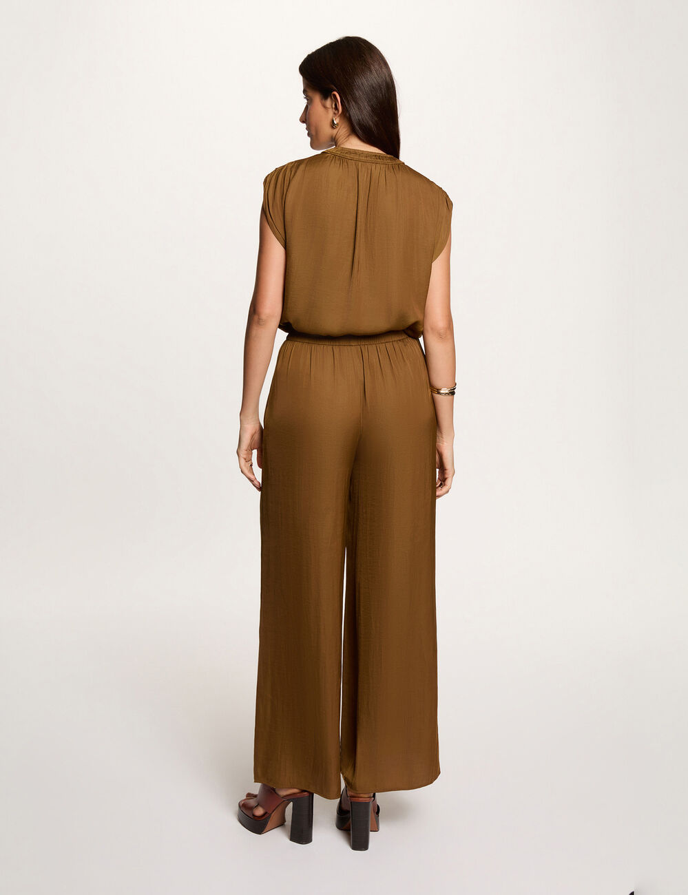 Blusa manga corta satinada c&aacute;mel mujer