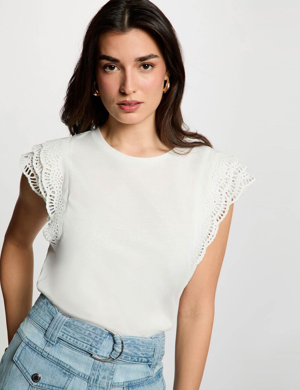 Camiseta con mangas de encaje blanco mujer