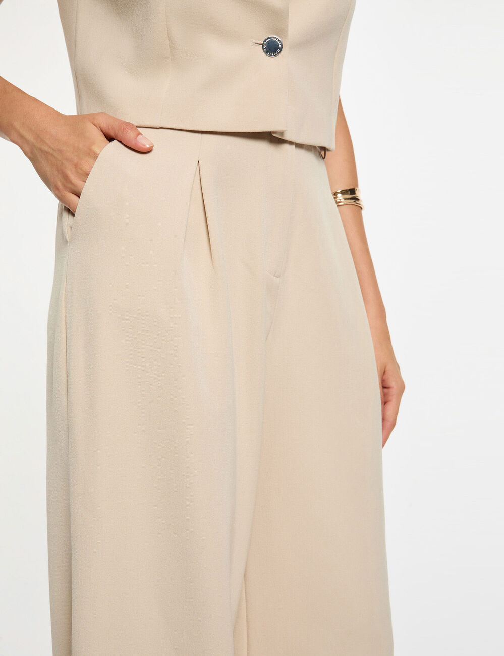Pantal&oacute;n ancho de tiro alto beige mujer