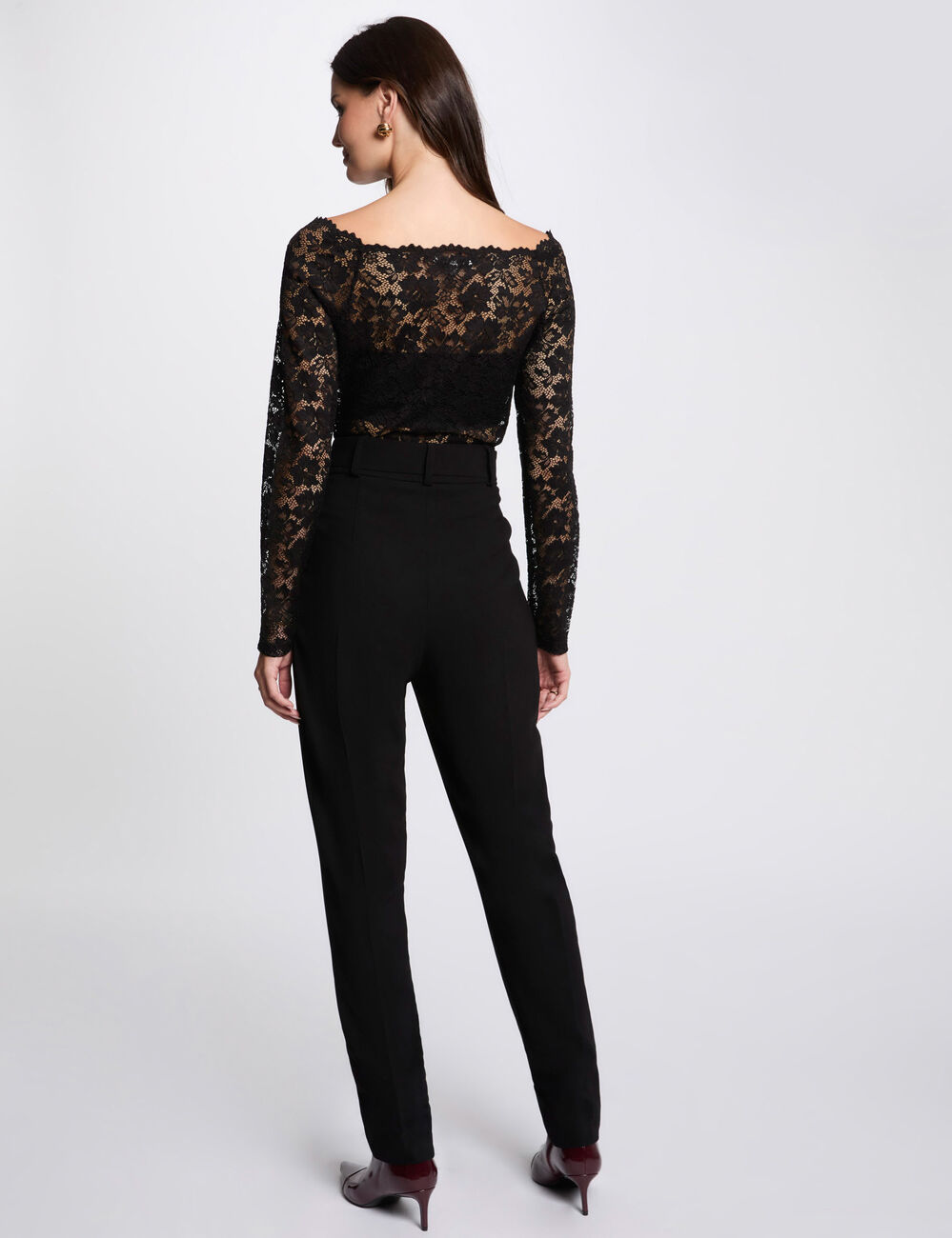 Pantalón estrecho en pernera negro mujer