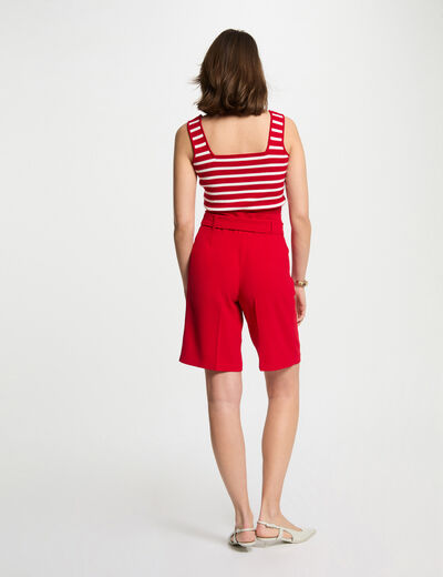 Bermudas recta con pinzas rojo mujer