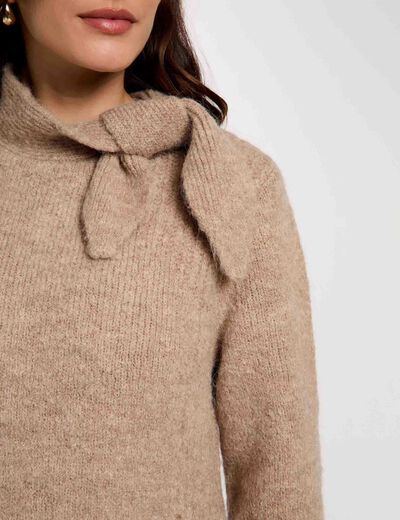 Jersey de cuello alto beis medio mujer