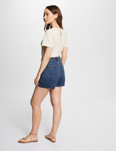 Camiseta manga corta bordada beis claro mujer