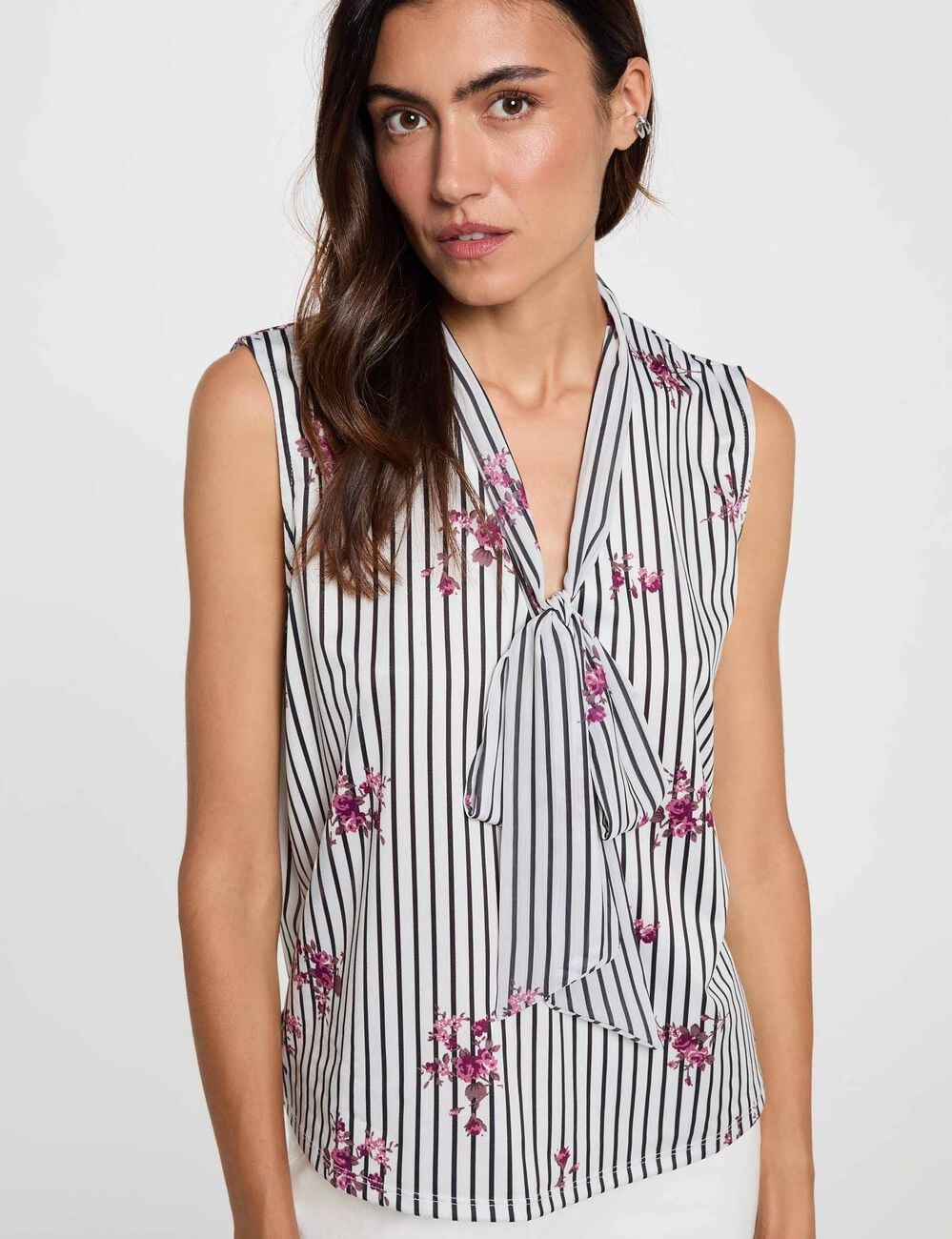 Camiseta con cuello lazada multicolor mujer