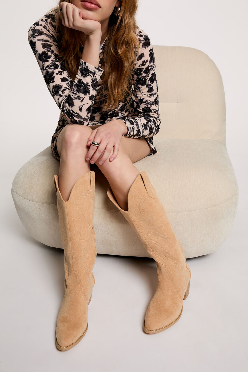 Bota western de ante beige mujer
