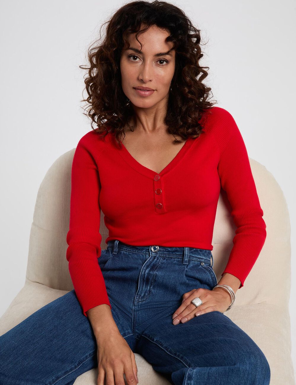 Jersey entallado con cuello en V rojo mujer