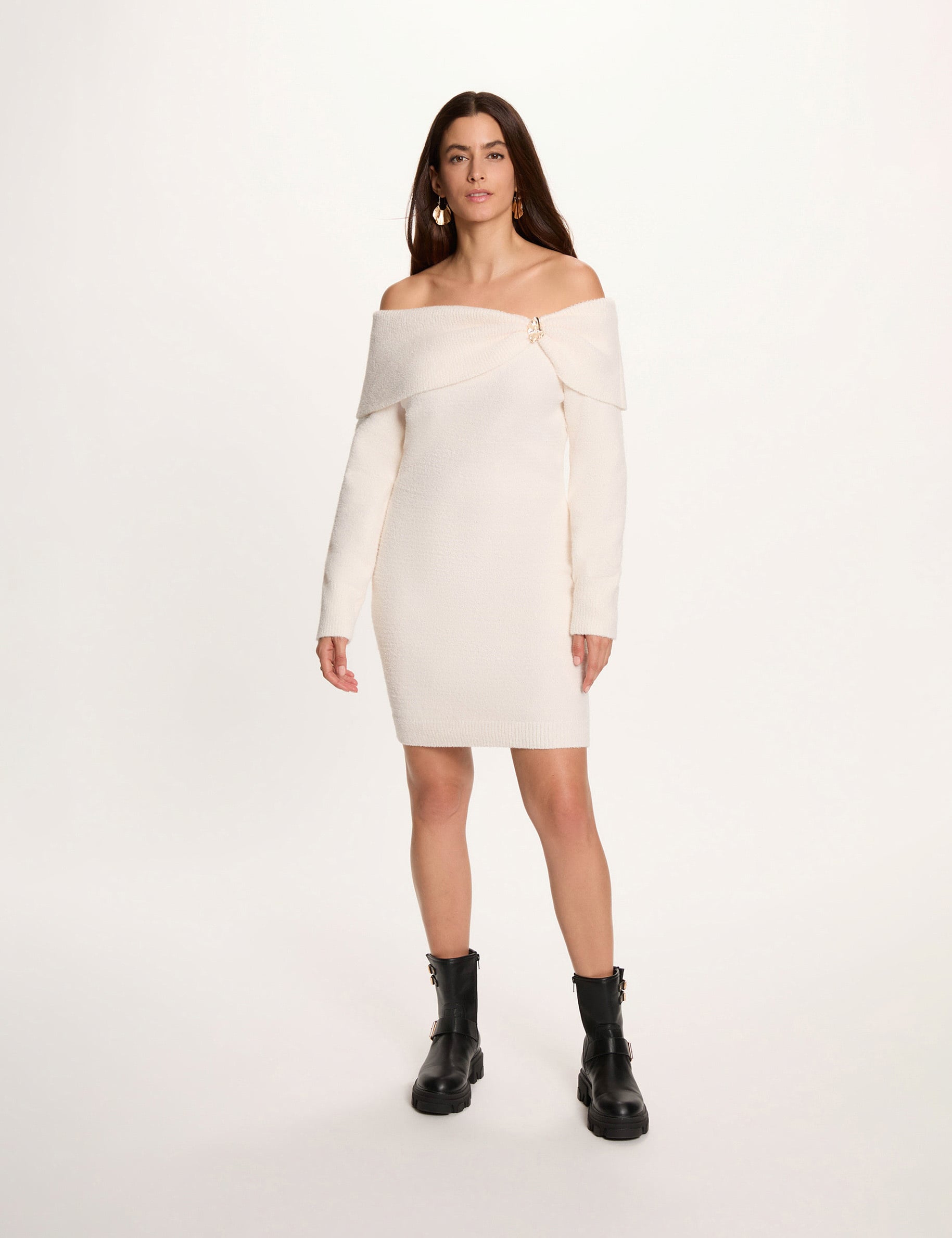 Vestido de punto con cuello bardot marfil mujer