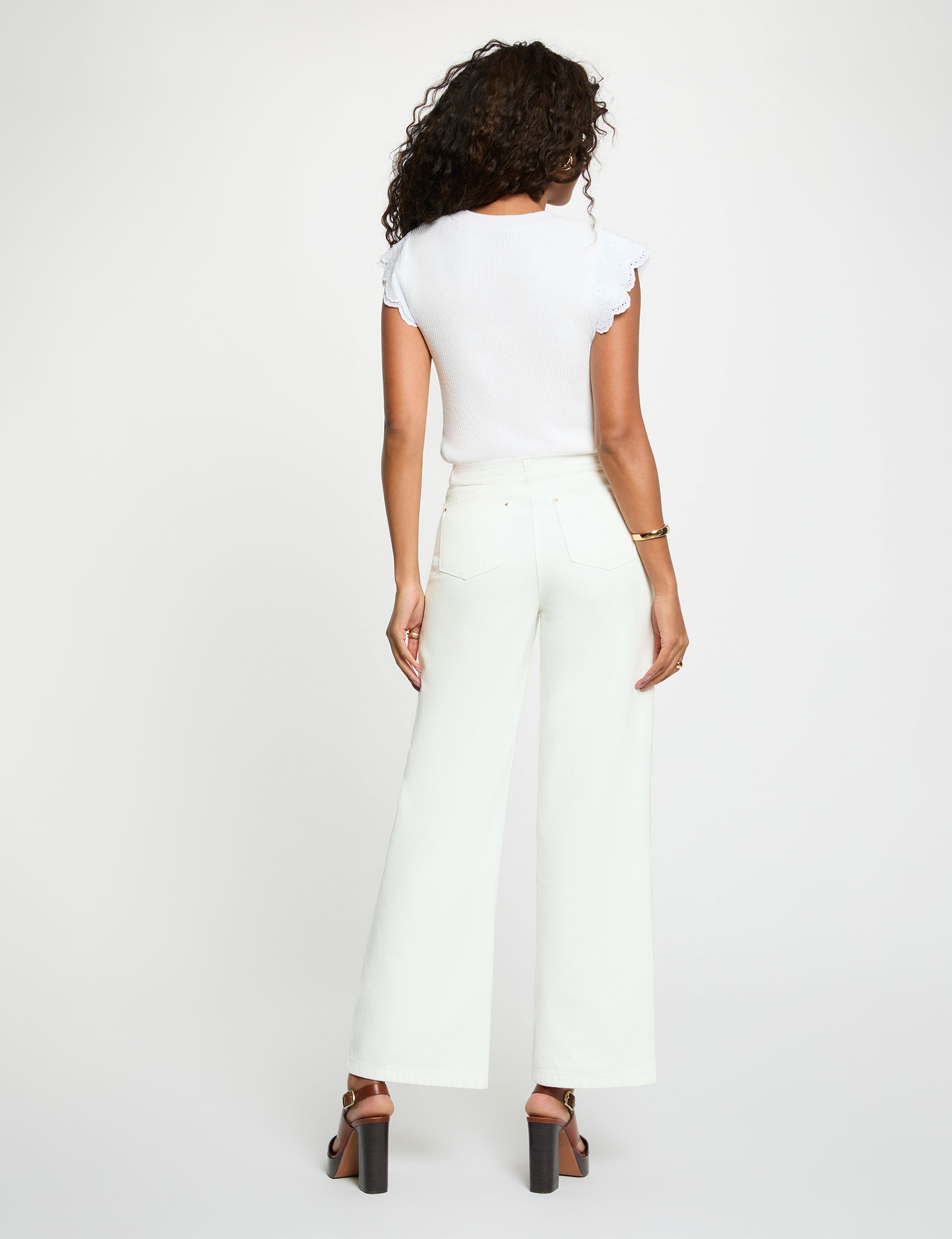 Top con cuello redondo y volantes blanco mujer