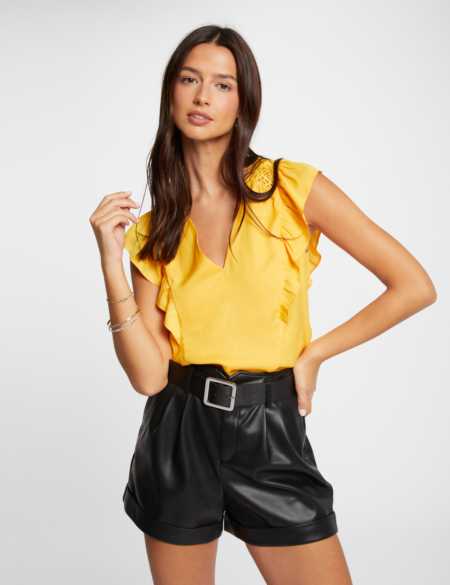 Moda Pantalon Negro Y Blusa Amarilla Moda Con Que Blusa Combinar