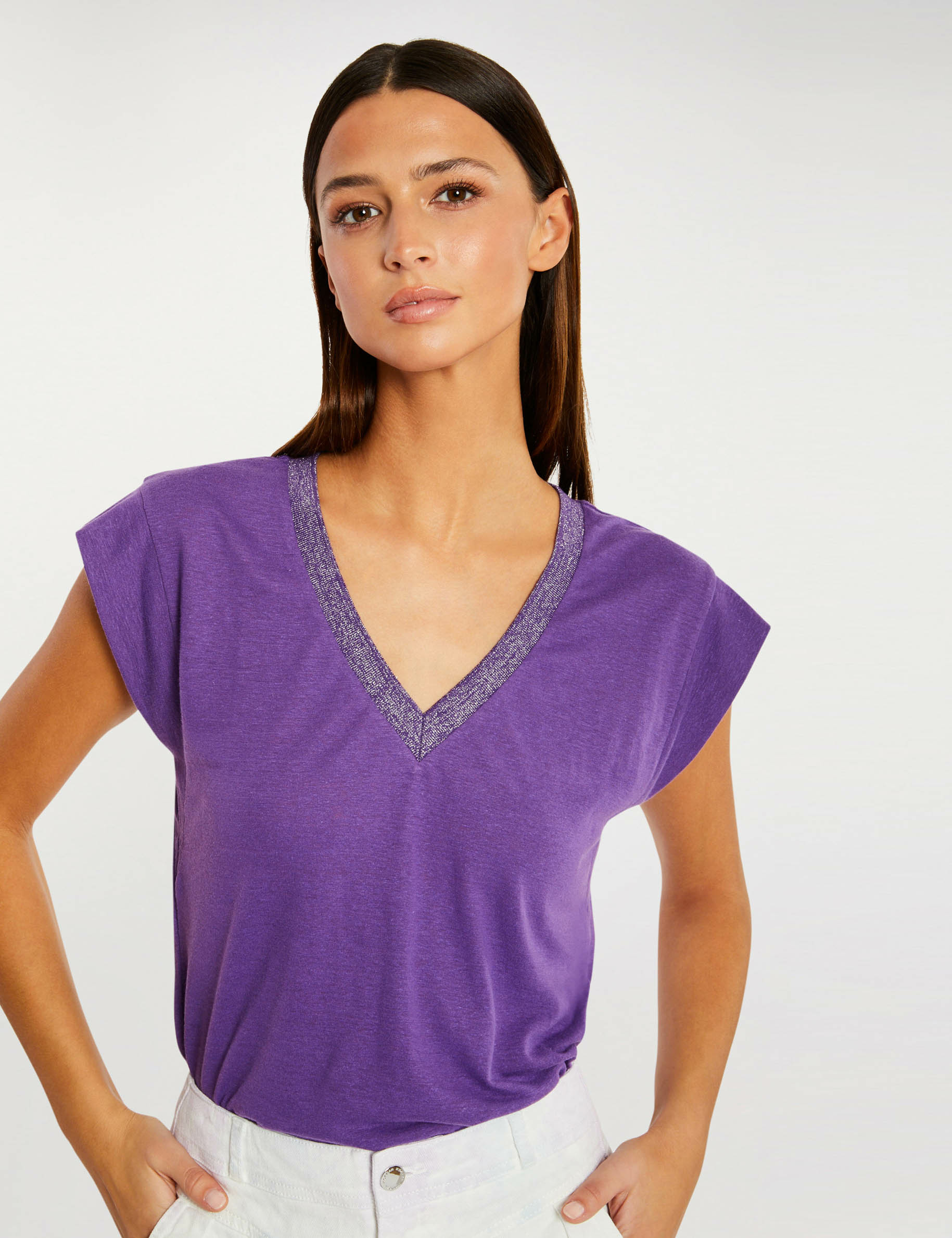 Camiseta manga corta con escote en V morado oscuro mujer Camiseta manga corta con escote en V morado oscuro mujer