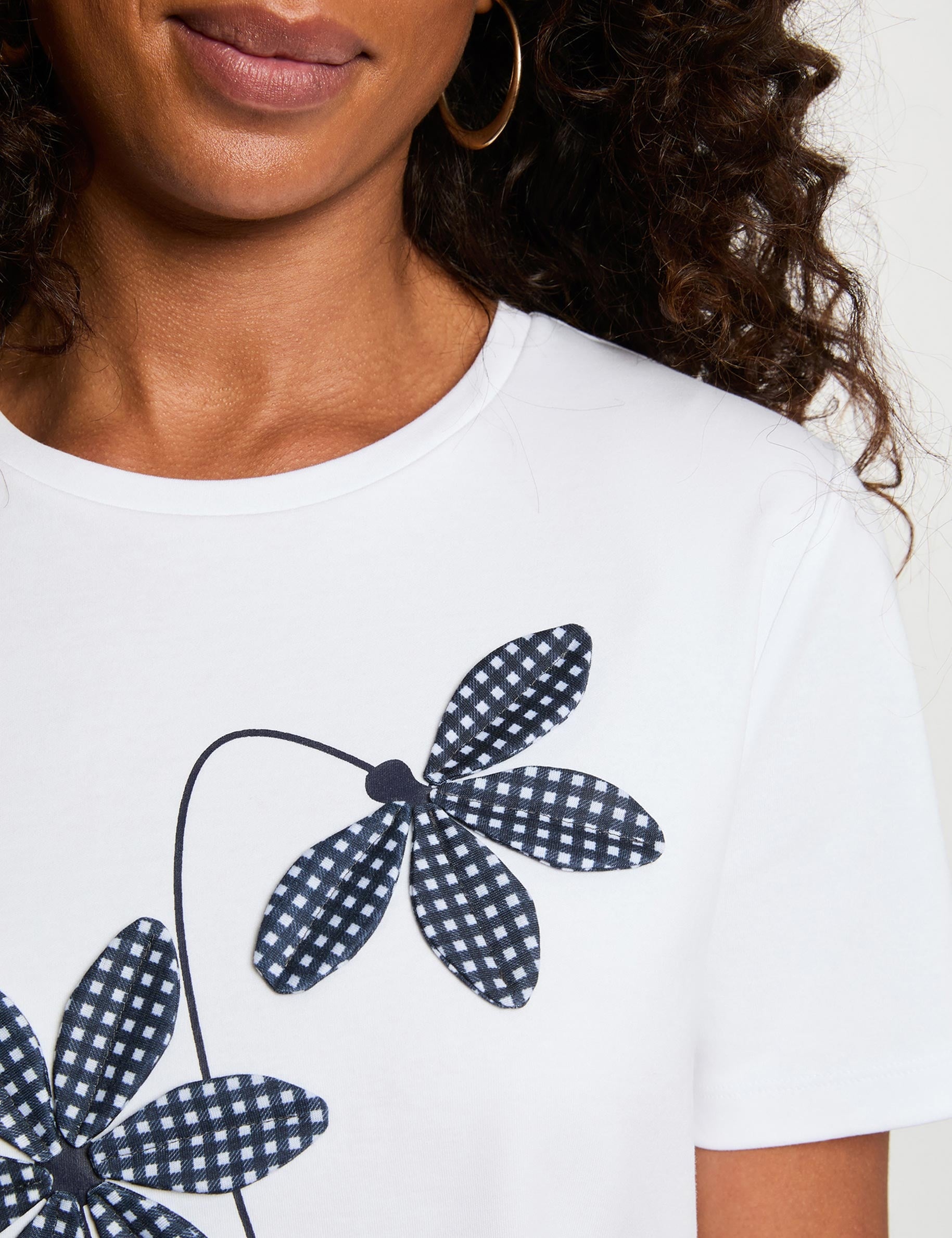 Camiseta estampada de flores blanco mujer