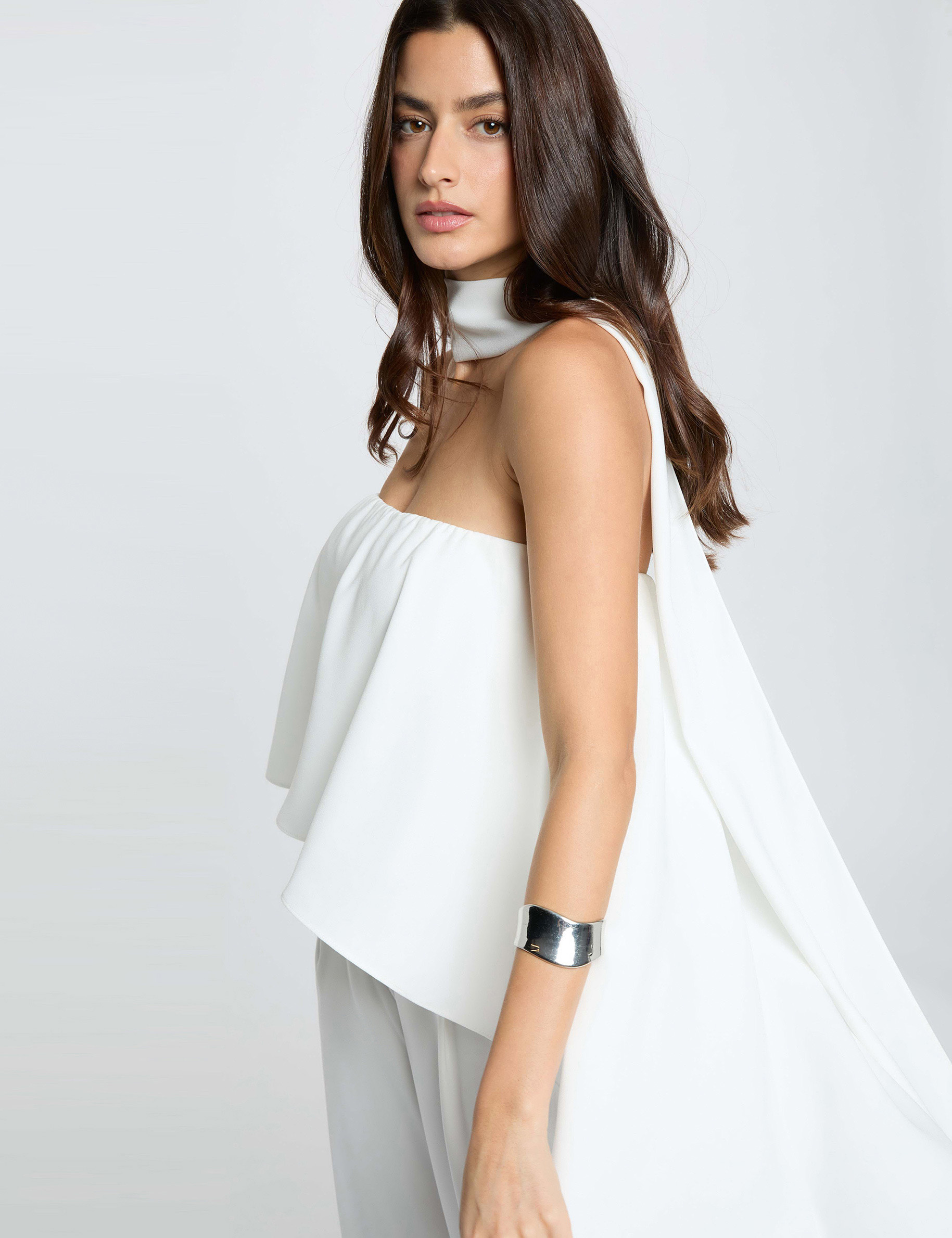 Mono fluido con escote palabra de honor blanco mujer