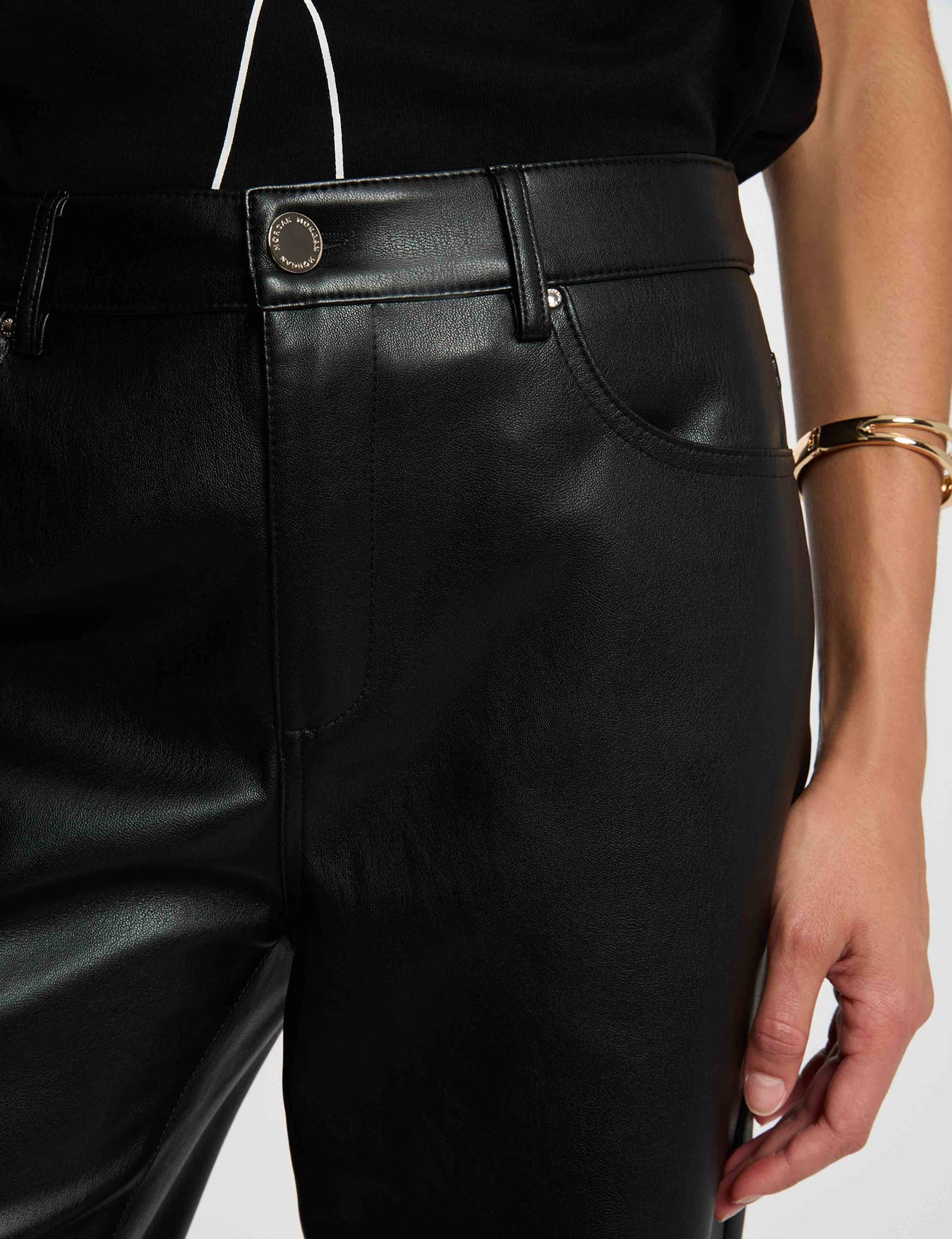 Pantal&oacute;n bootcut de cuero sint&eacute;tico negro mujer