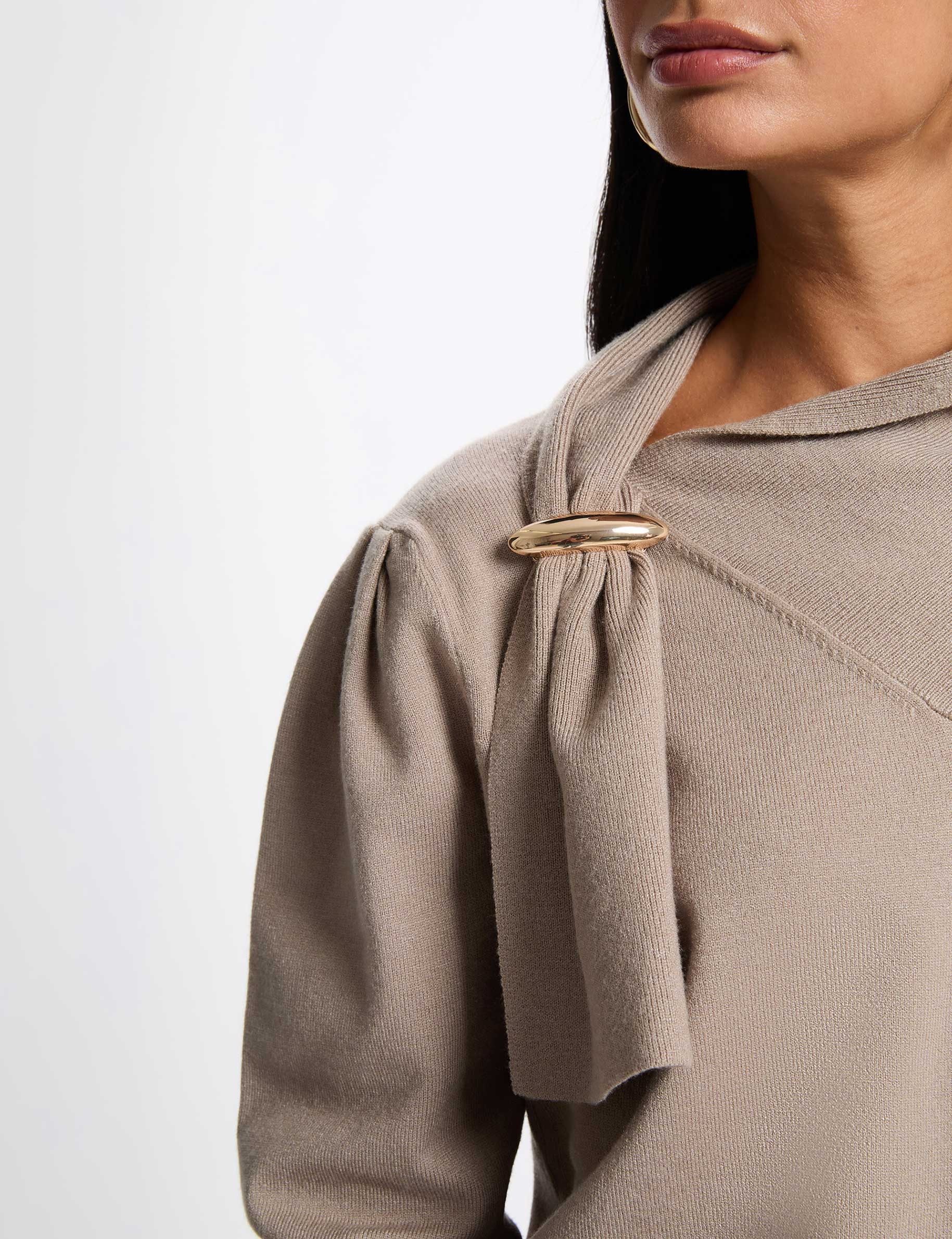 Jersey cuello alto mangas abullonadas topo mujer