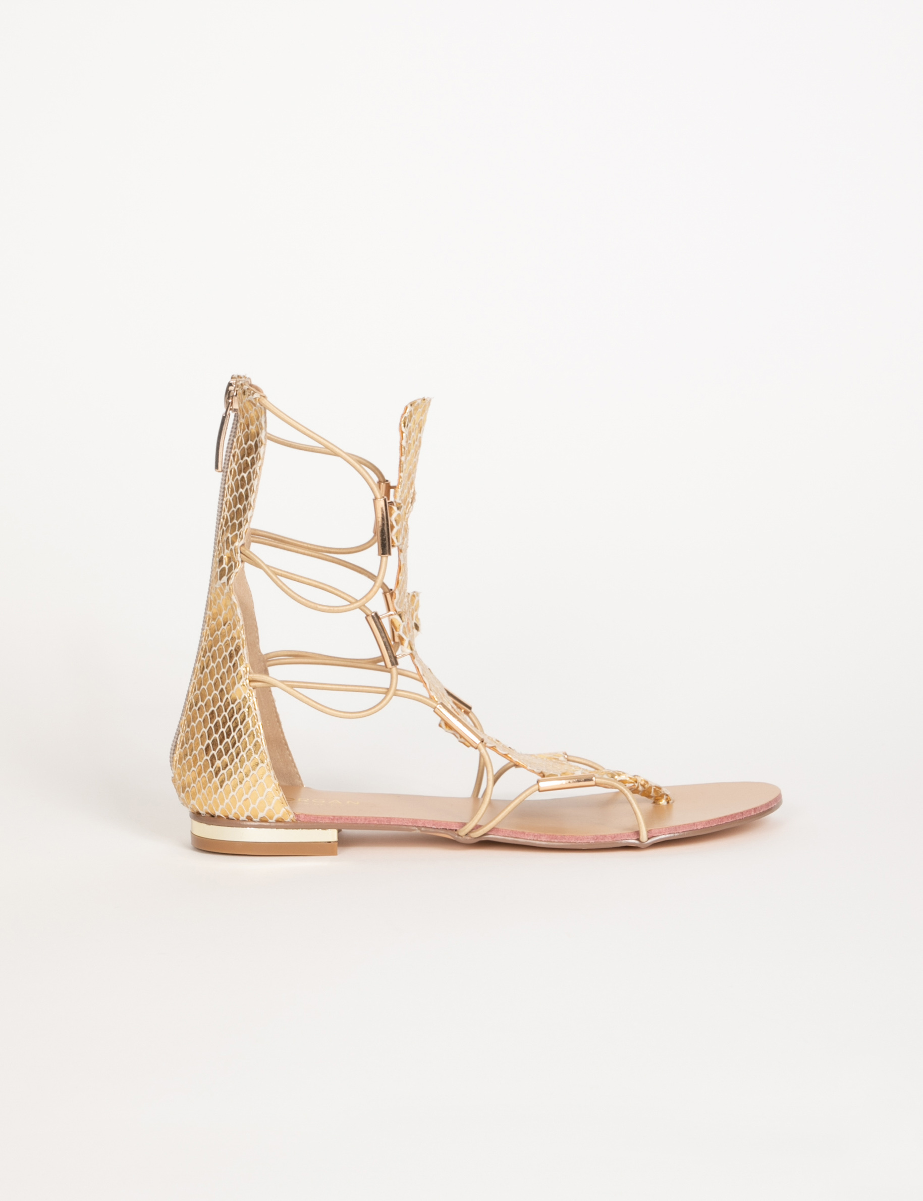 Sandalias estilo gladiador efecto pit&oacute;n dorado mujer