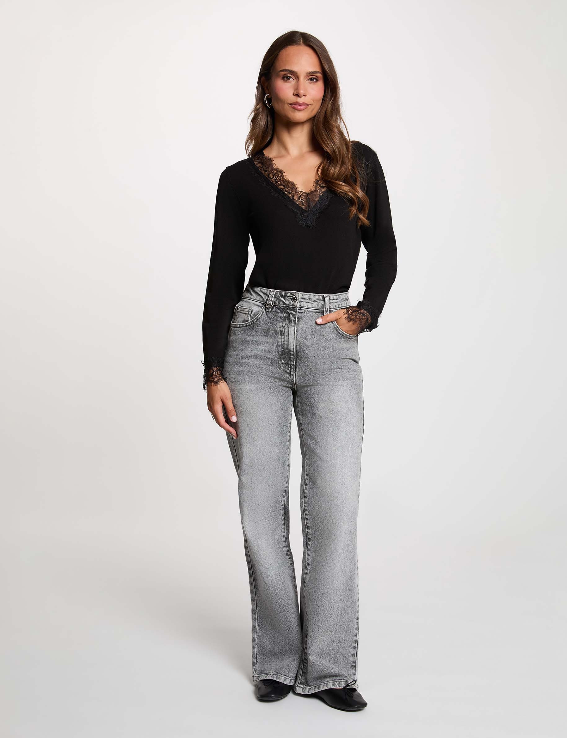 Jersey con cuello en V y encaje negro mujer