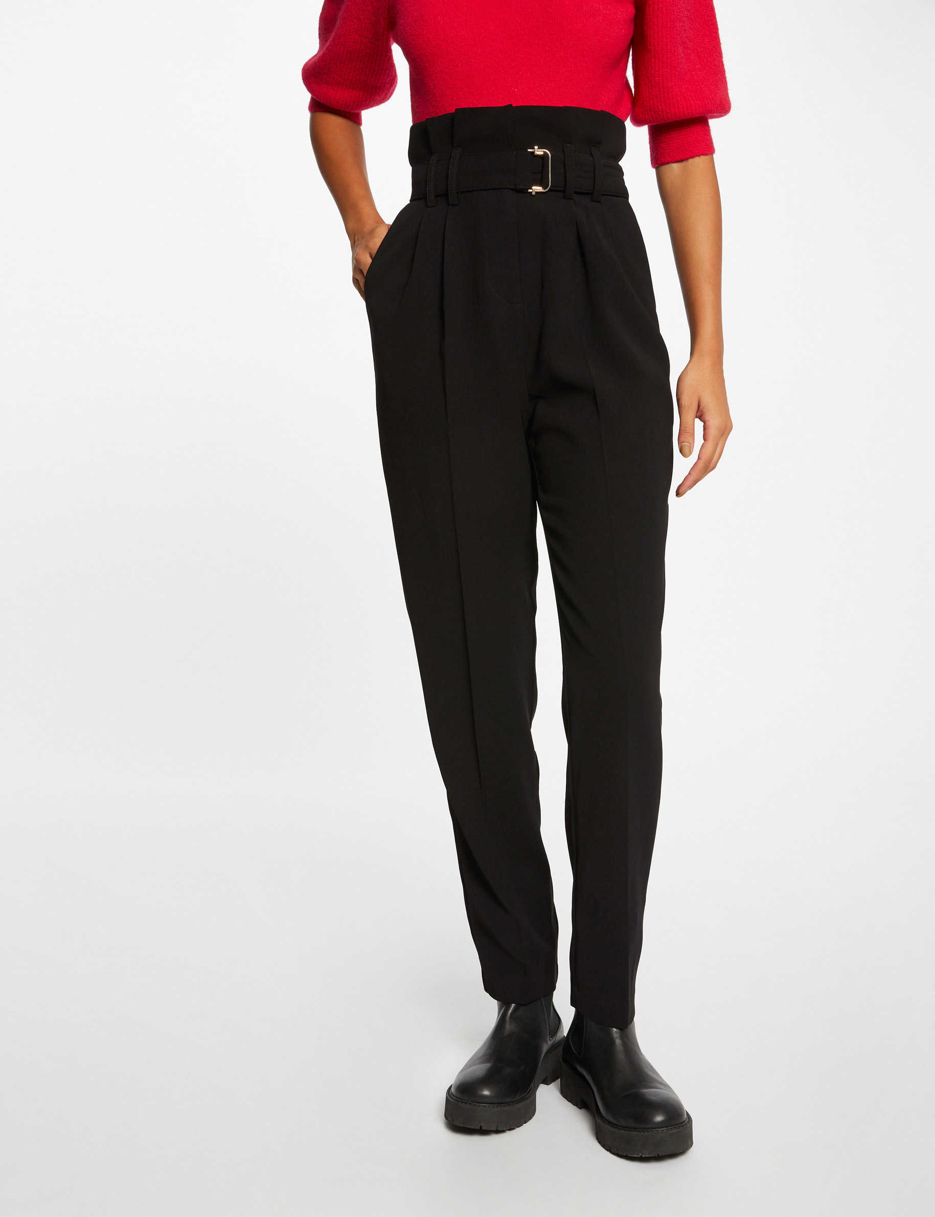 Pantalón paperbag con cinturón negro mujer Pantalón paperbag con cinturón negro mujer