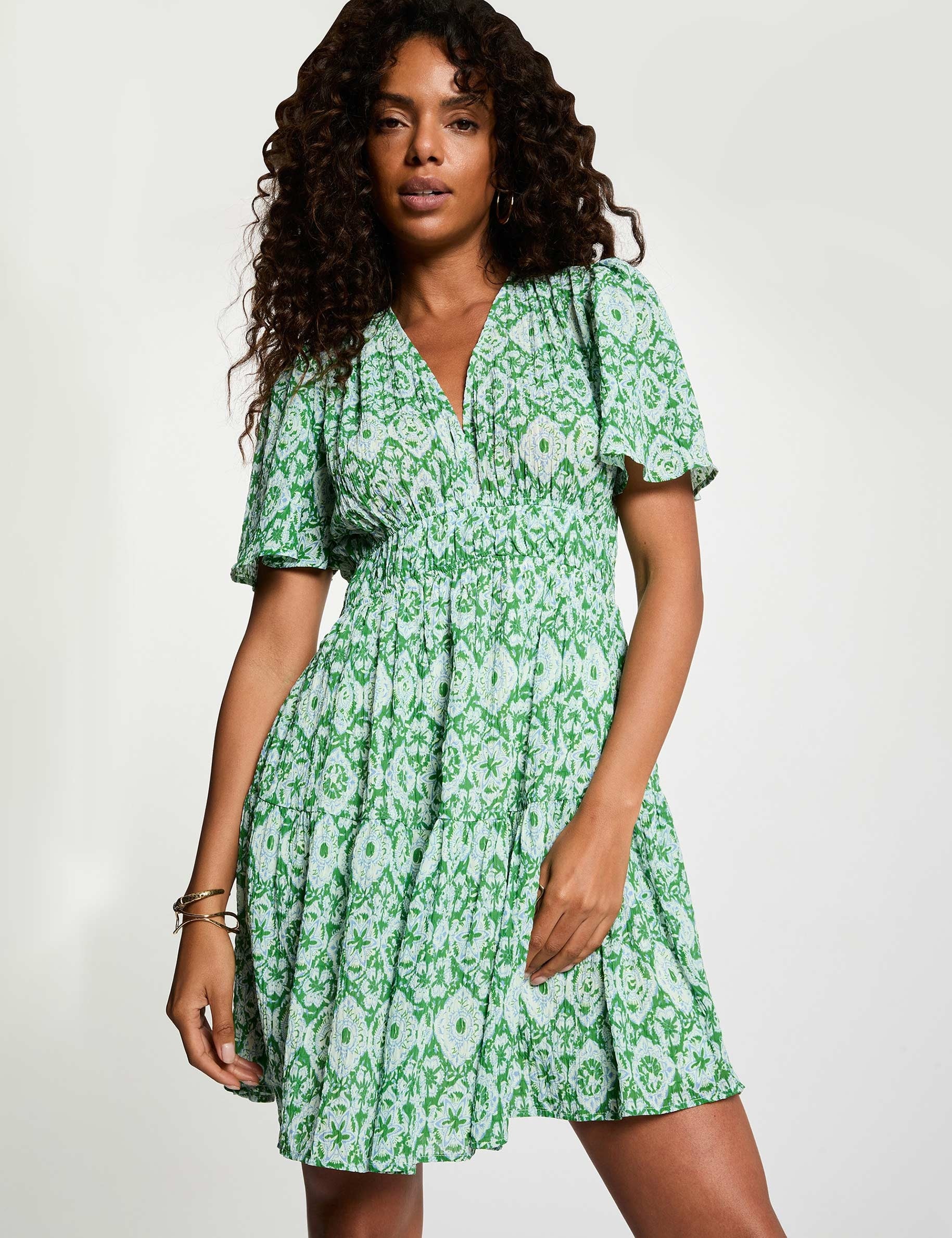 Vestido corto con cuello en V multicolor mujer