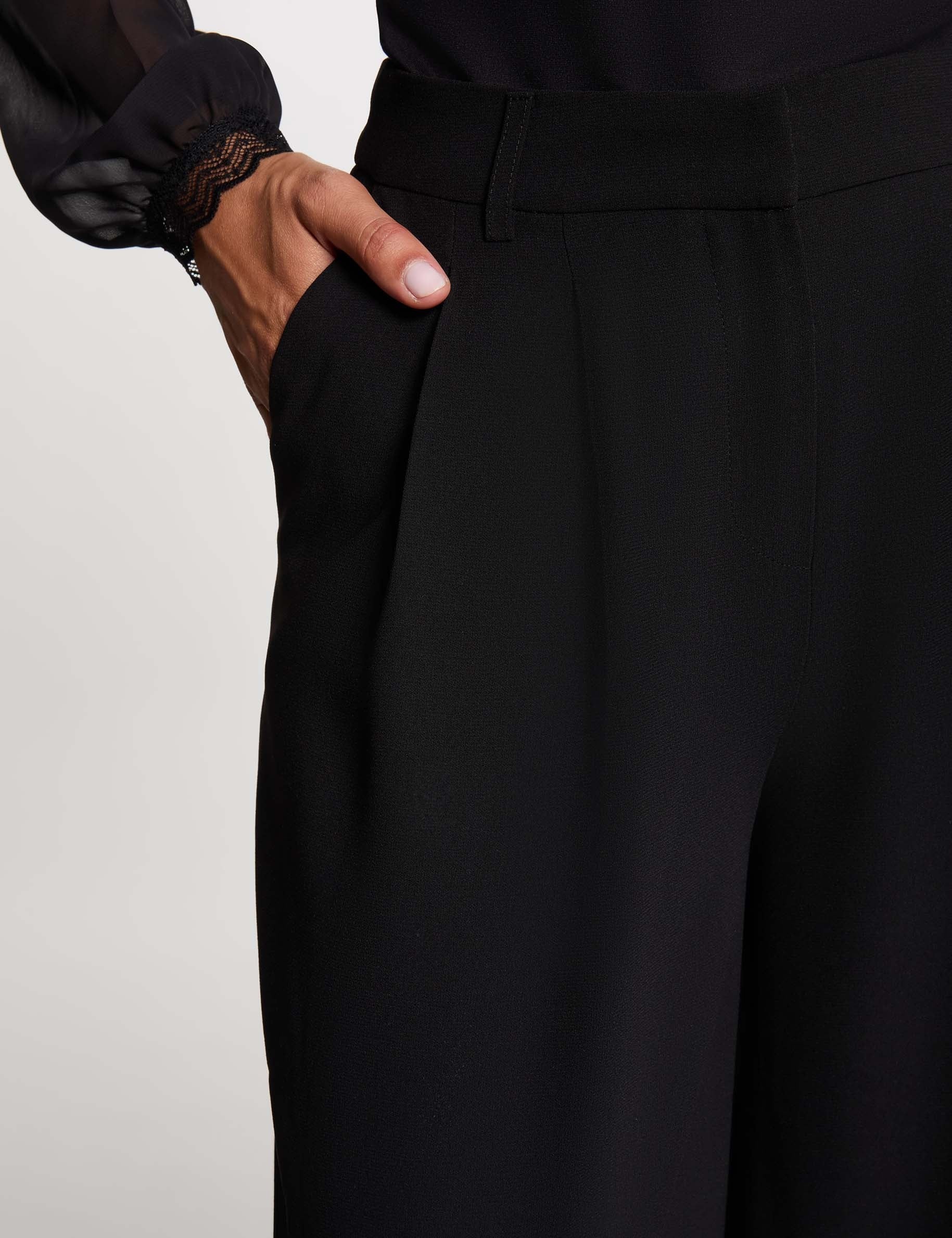 Pantal&oacute;n ancho de tiro alto negro mujer