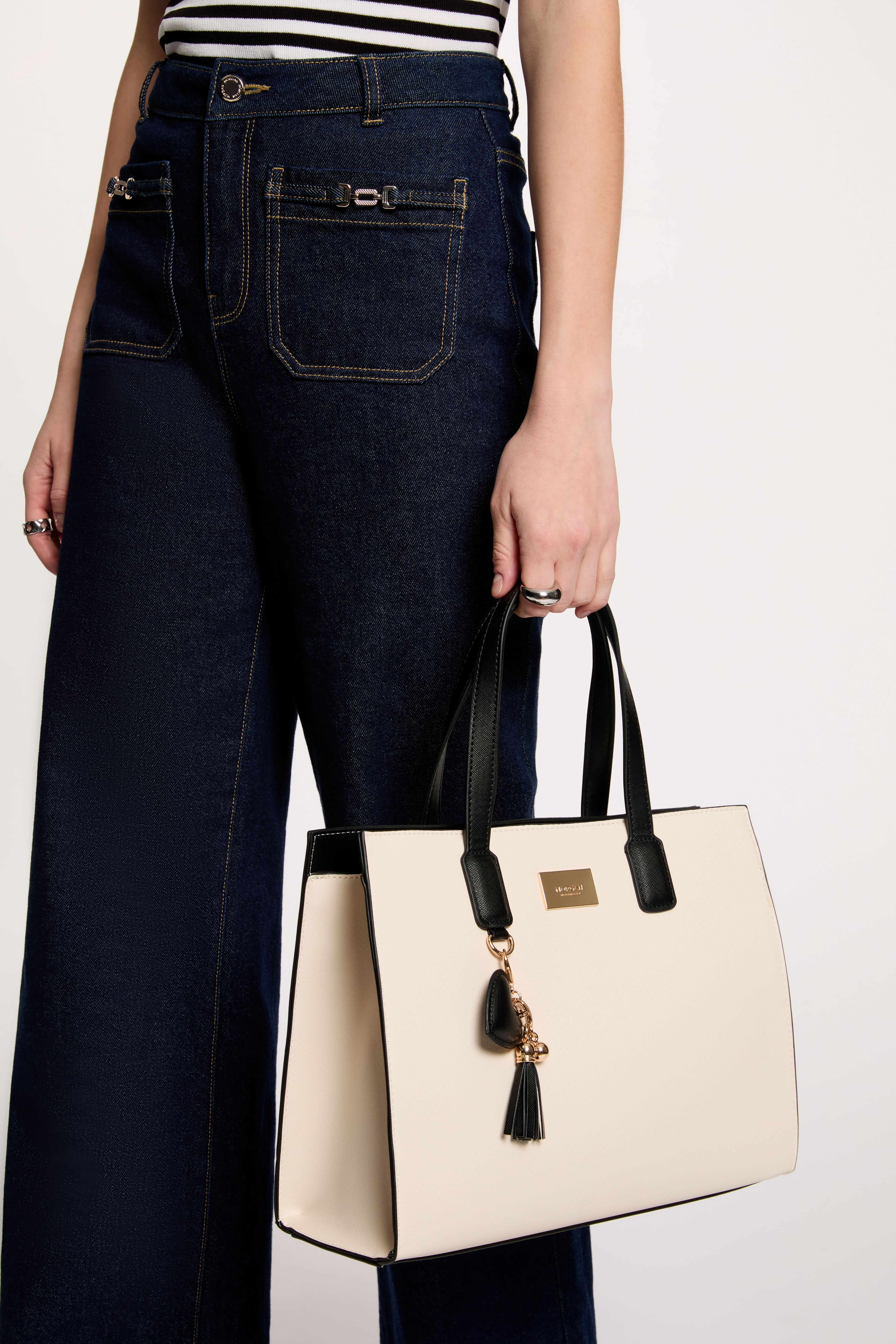 Bolso tote de piel sint&eacute;tica marfil mujer