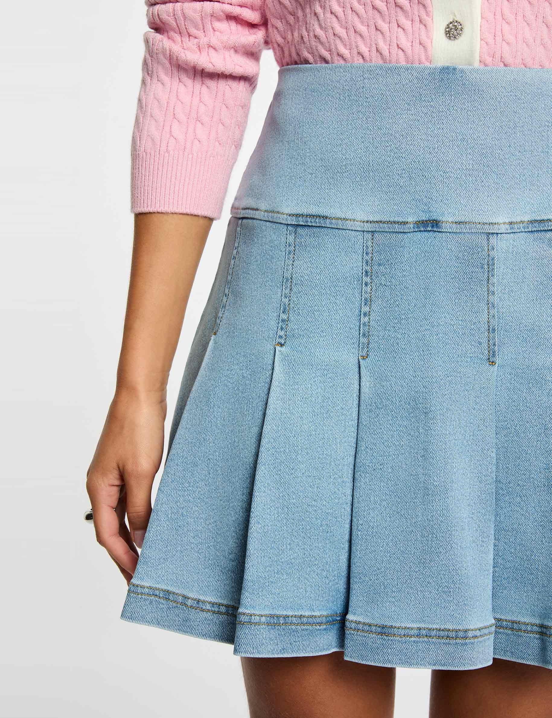 Falda corta plisada denim stone mujer