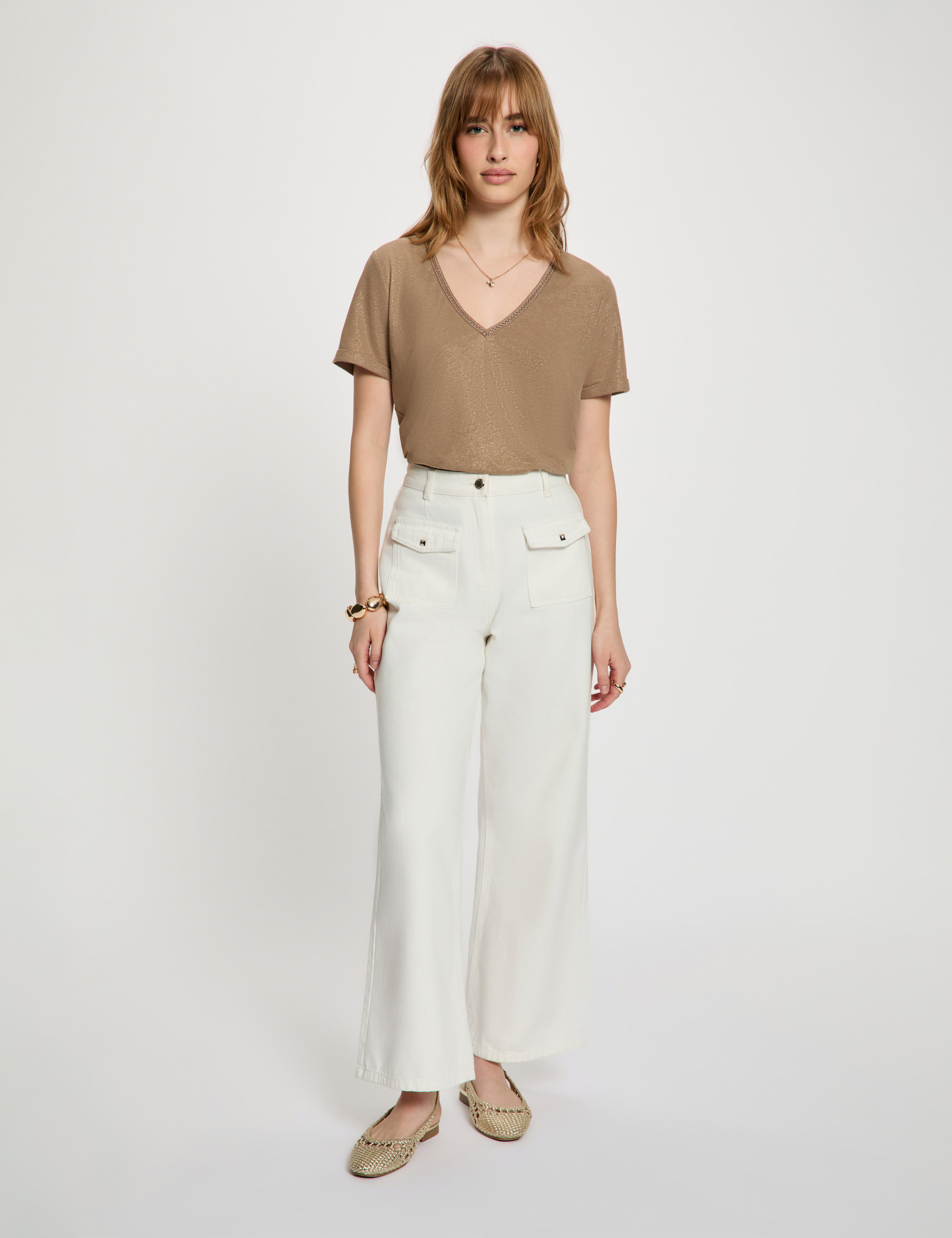 Camiseta con cuello en v con perlas topo mujer