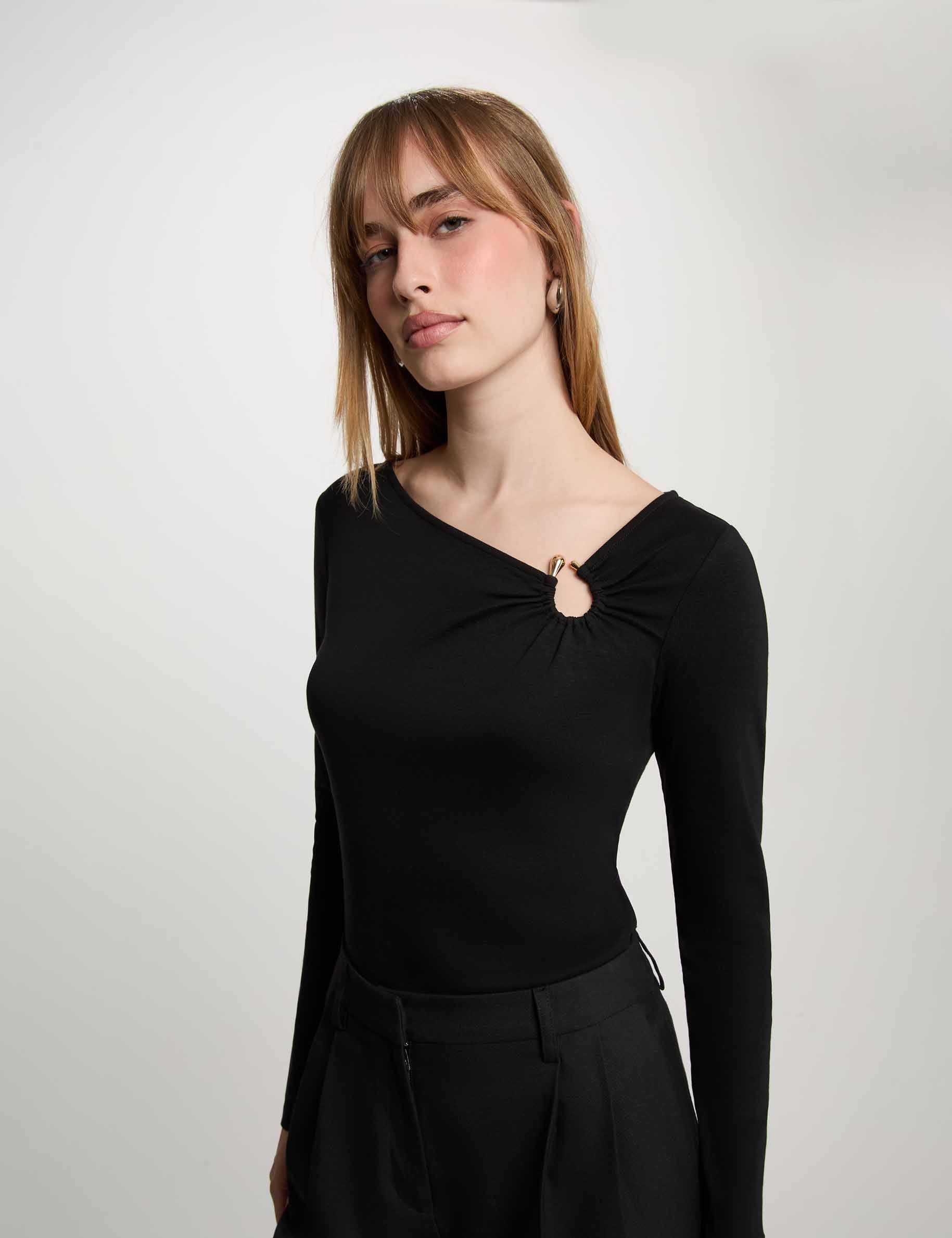 Camiseta escote manga larga negro mujer