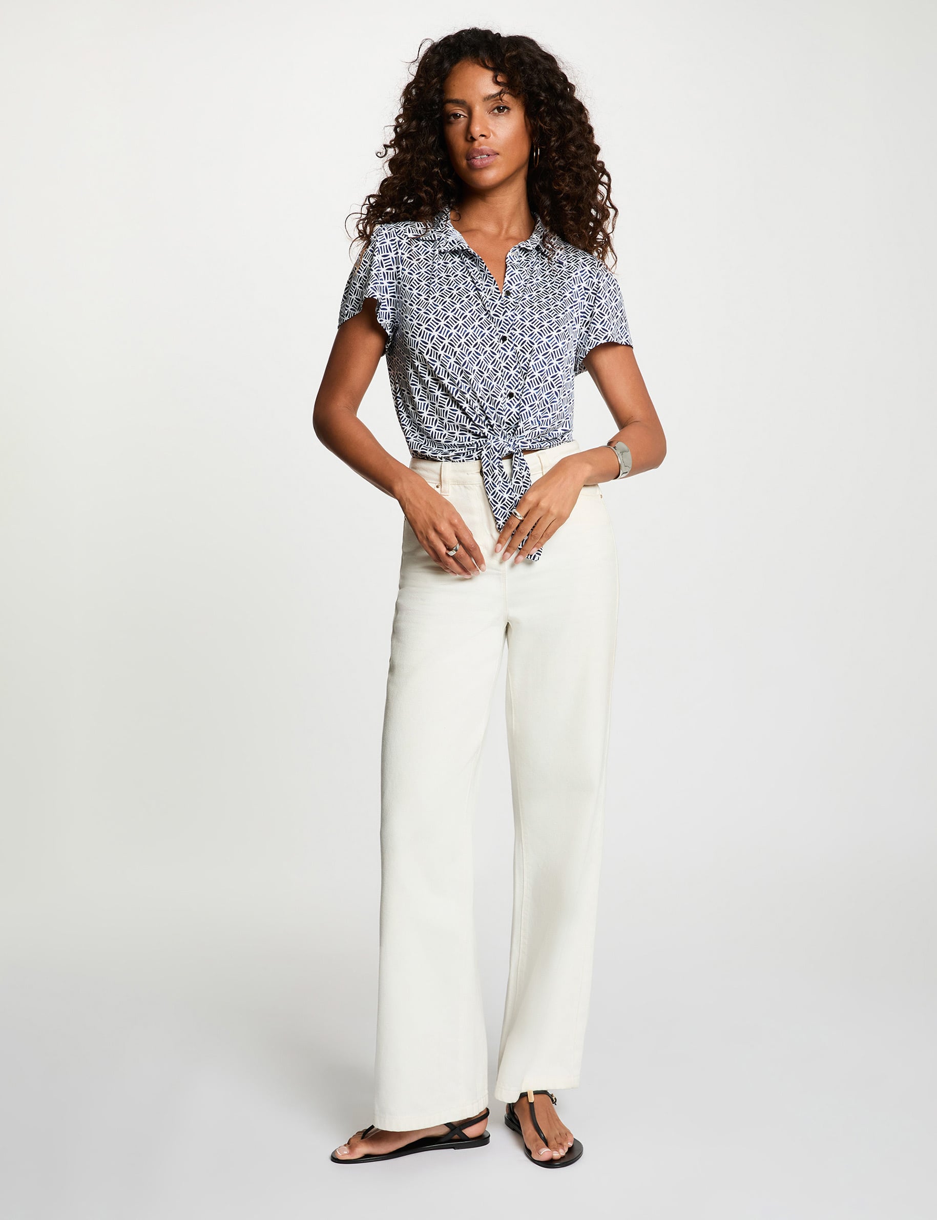 Camisa anudada con cuello abierto blanco mujer