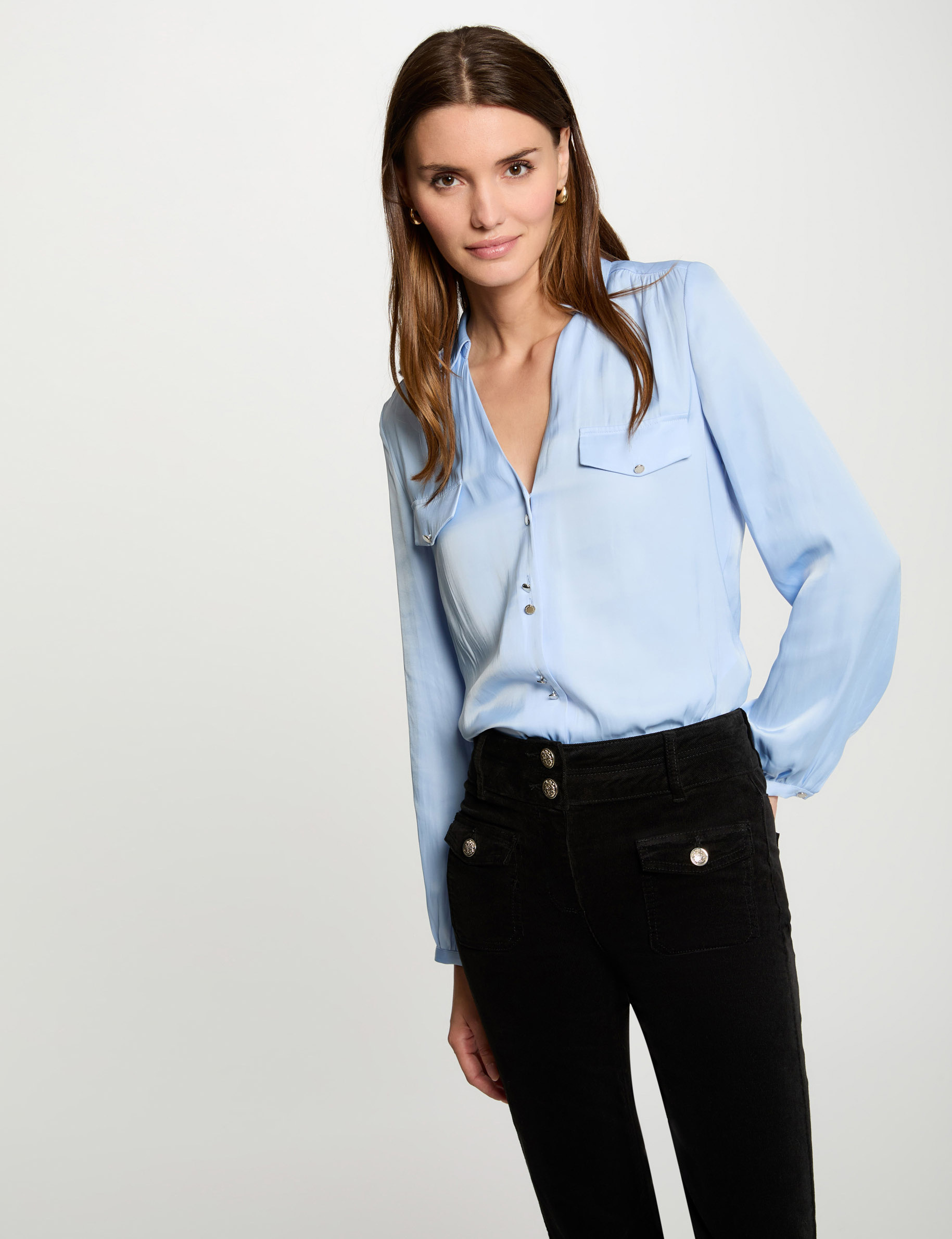 camisa manga larga satinada azul cielo mujer Camisa manga larga satinada azul cielo mujer