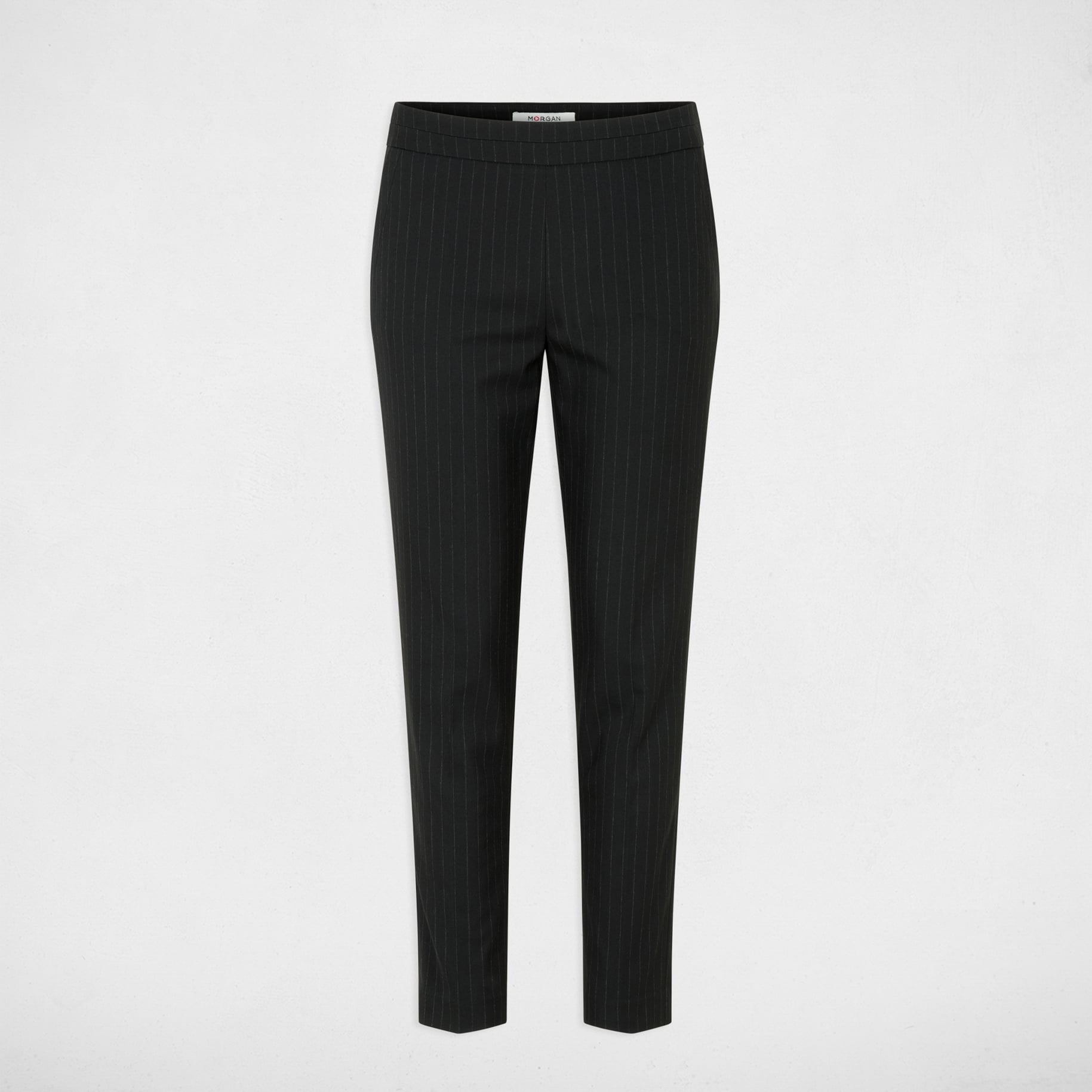 Pantal&oacute;n slim 7/8 negro mujer