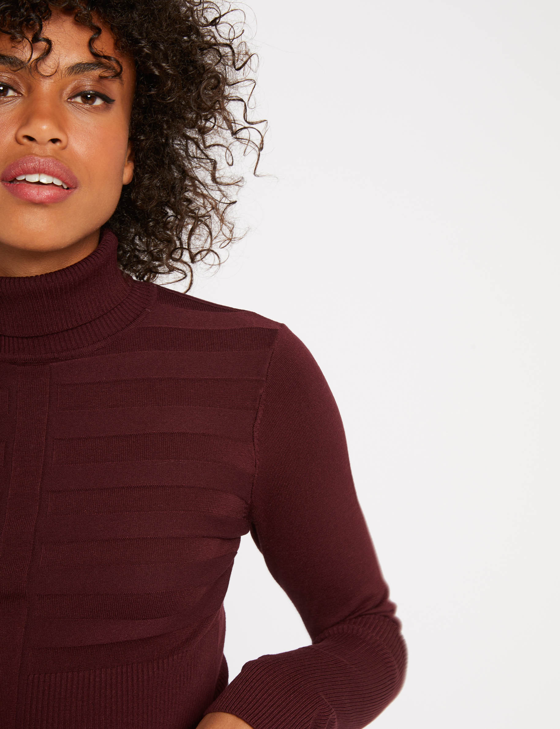Jersey de cuello alto ajustado violeta oscuro mujer