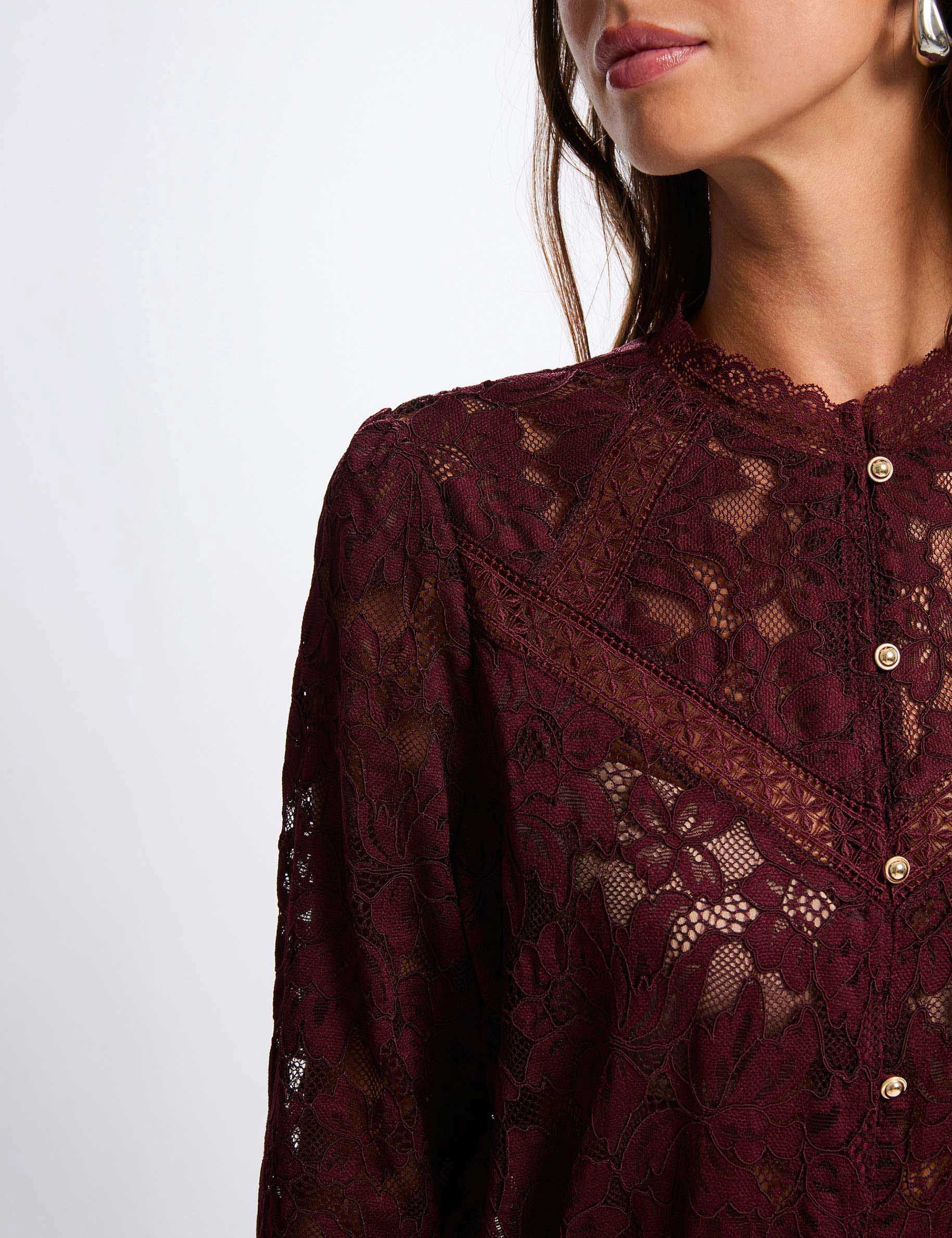 Camiseta encaje cuello alto ciruela mujer