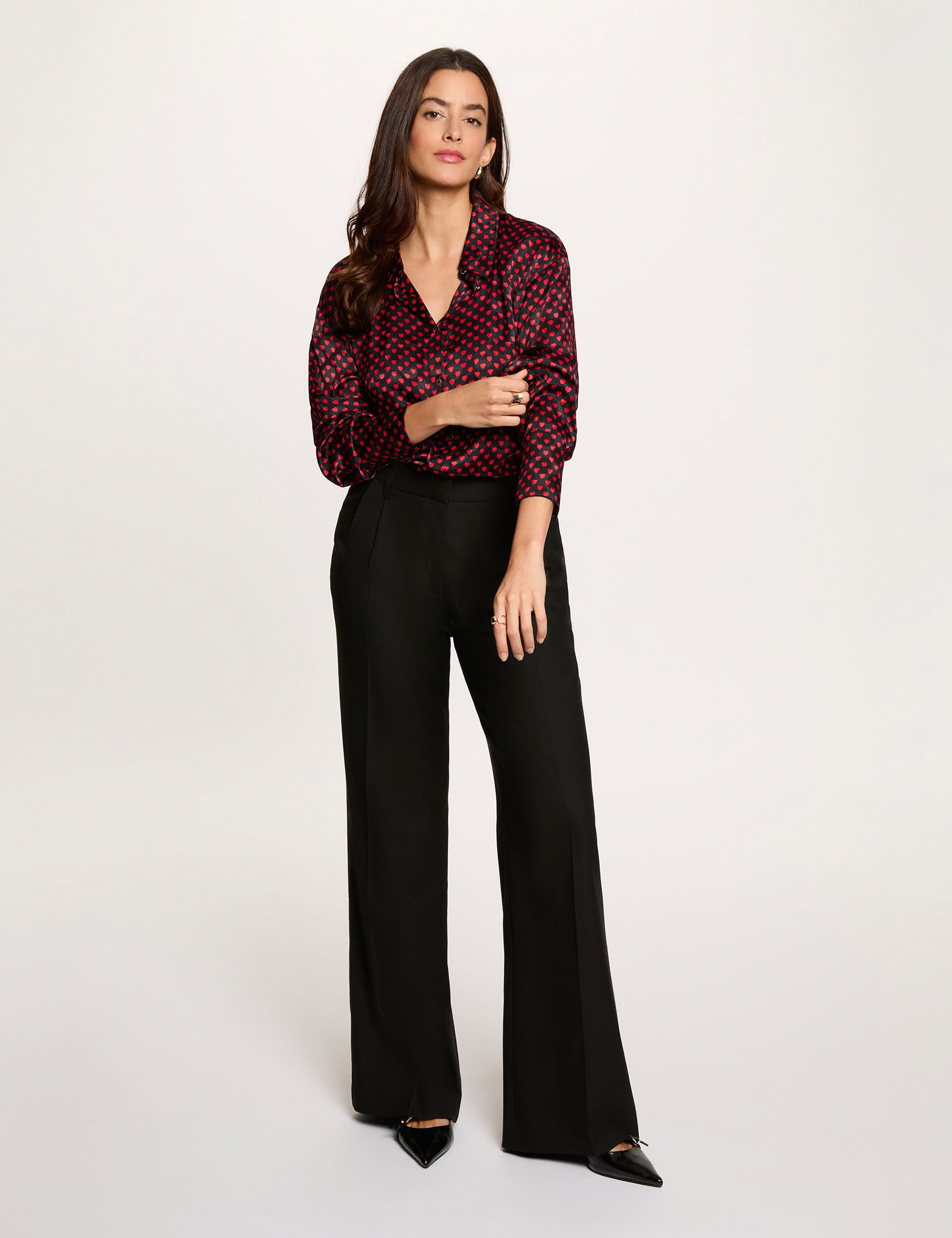 Pantal&oacute;n pernera ancha pinzas negro mujer